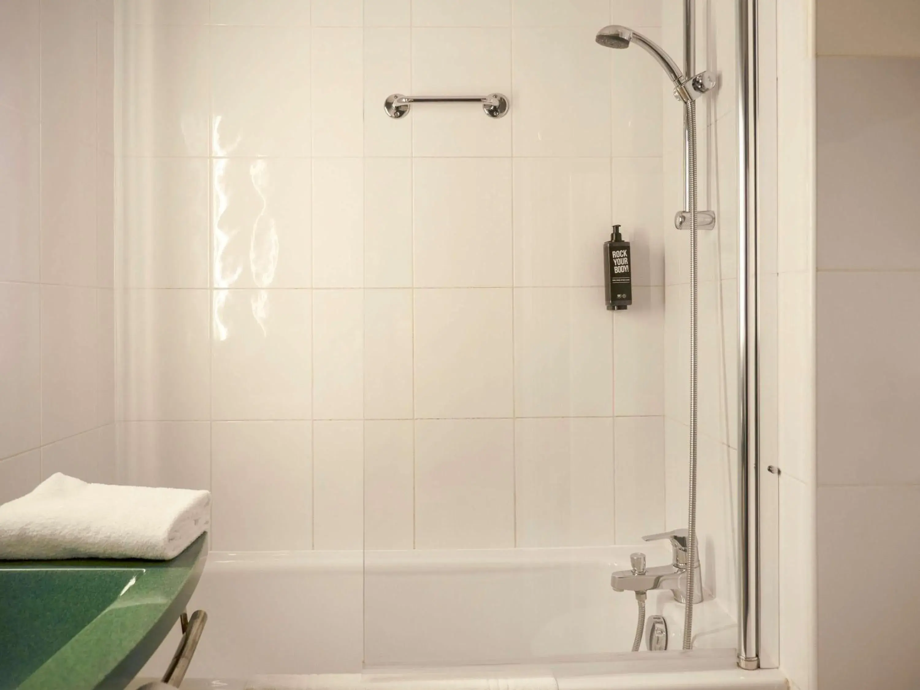 Bedroom in ibis Arles Bedroom in ibis Arles