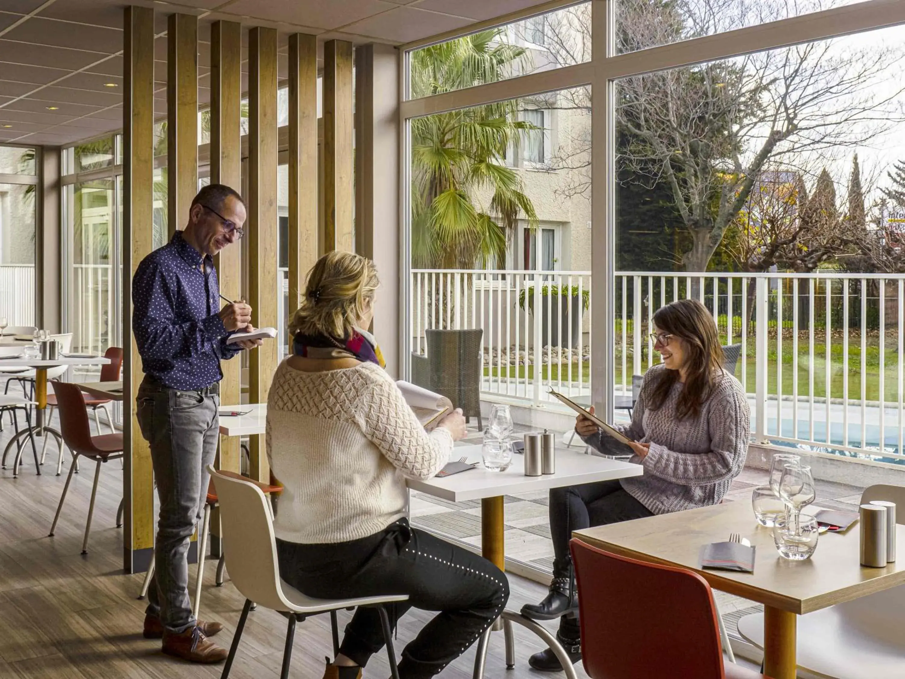 Restaurant/places to eat in ibis Arles Restaurant/places to eat in ibis Arles