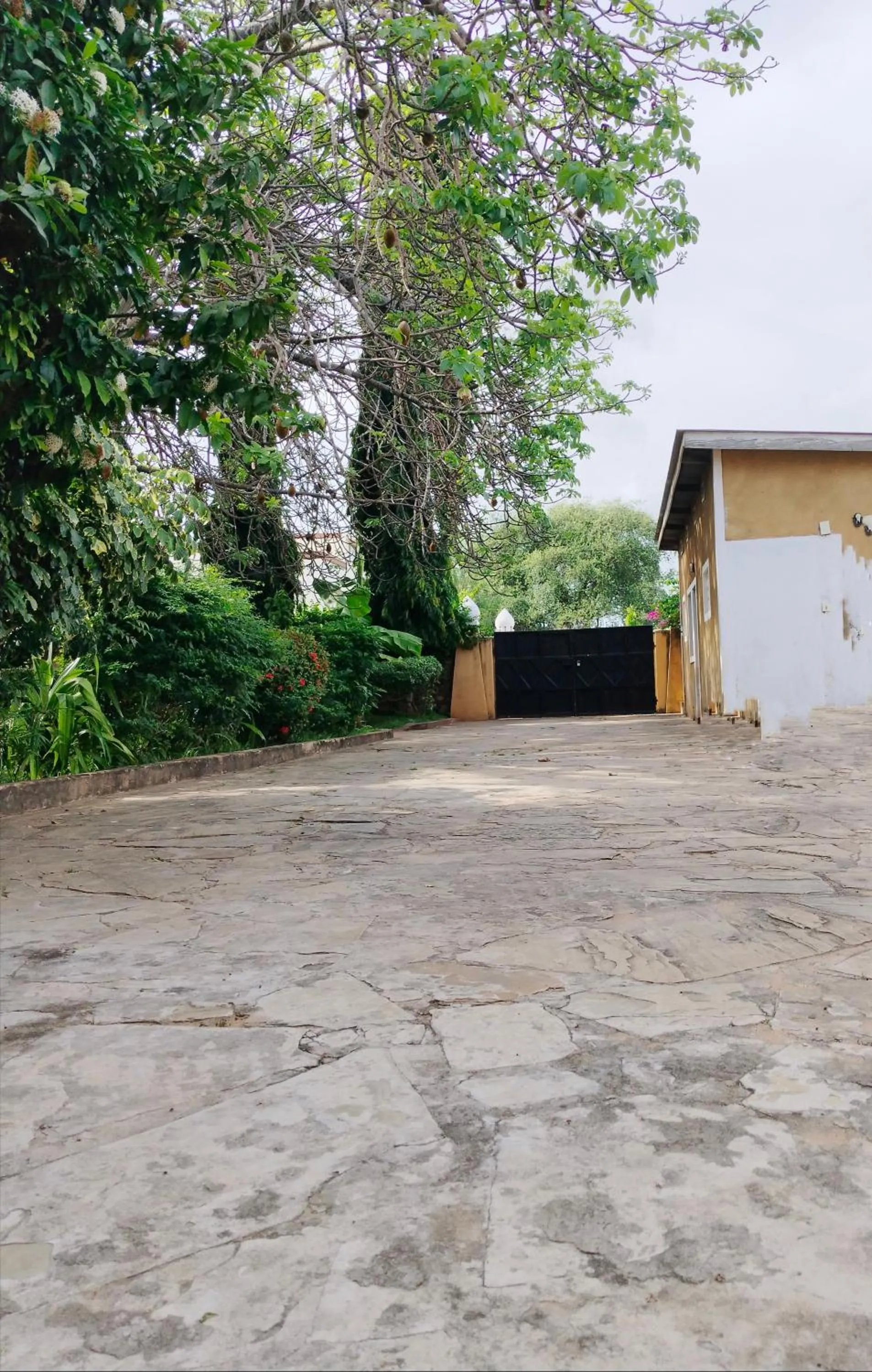 Parking in JoysVilla Family Holiday Home