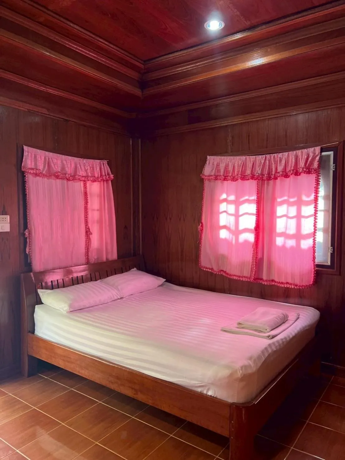 Bed in Silver Beach Bungalow