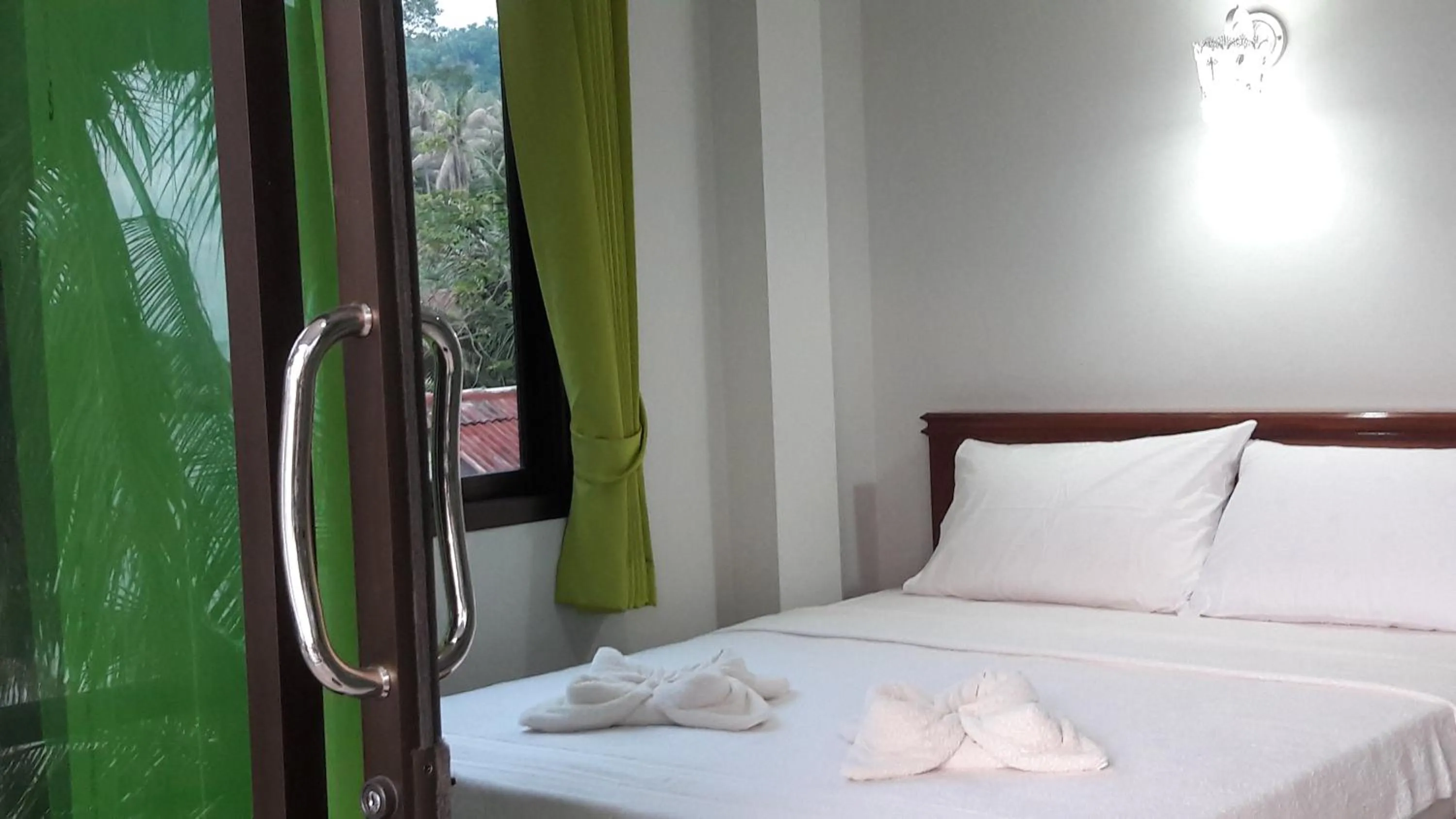 Bed in Silver Beach Bungalow