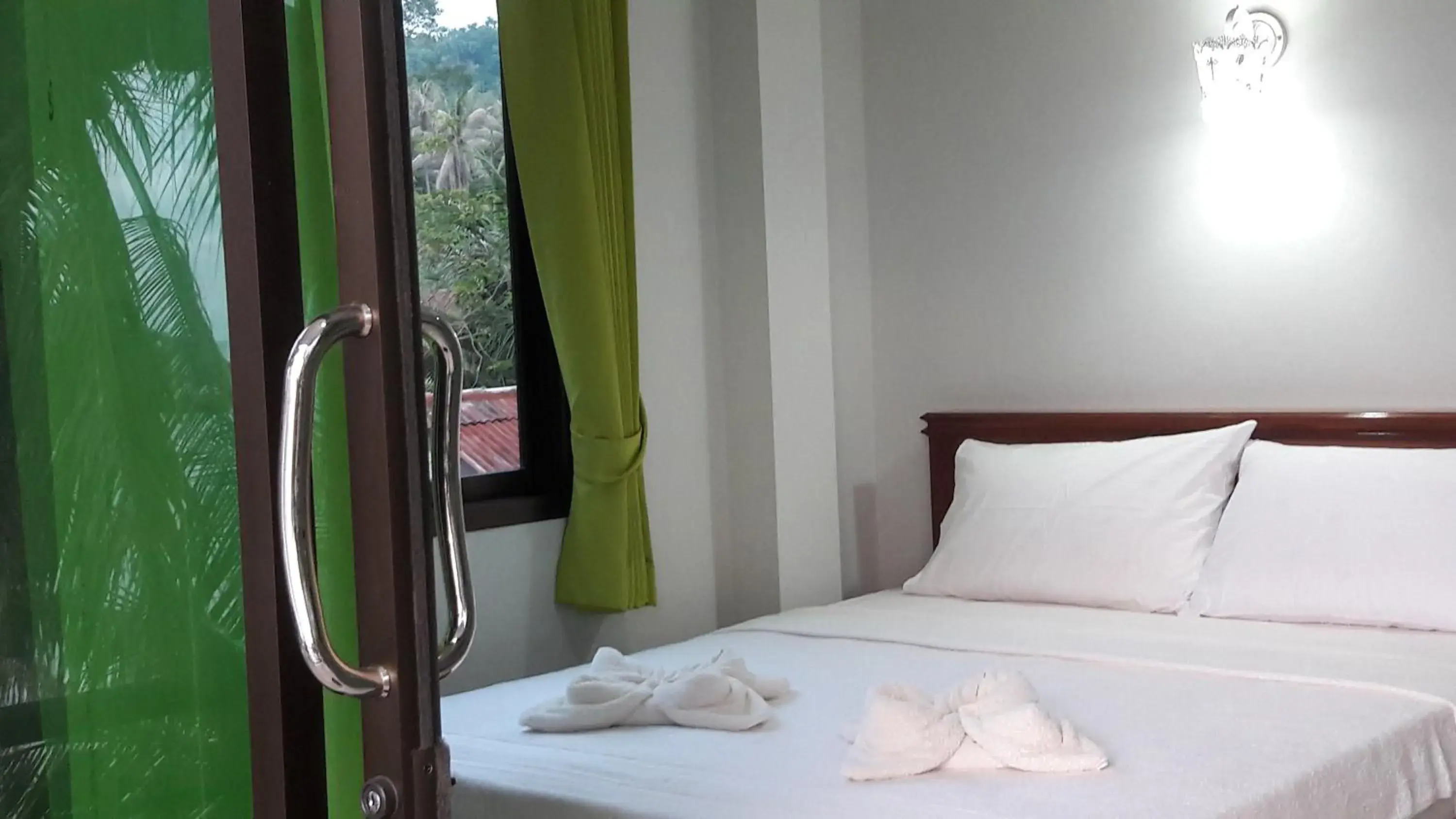 Deluxe Room with Sea View in Silver Beach Bungalow Deluxe Room with Sea View in Silver Beach Bungalow