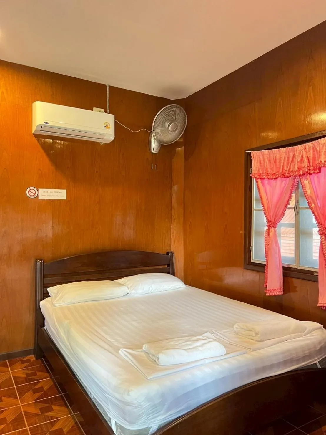 Bed in Silver Beach Bungalow