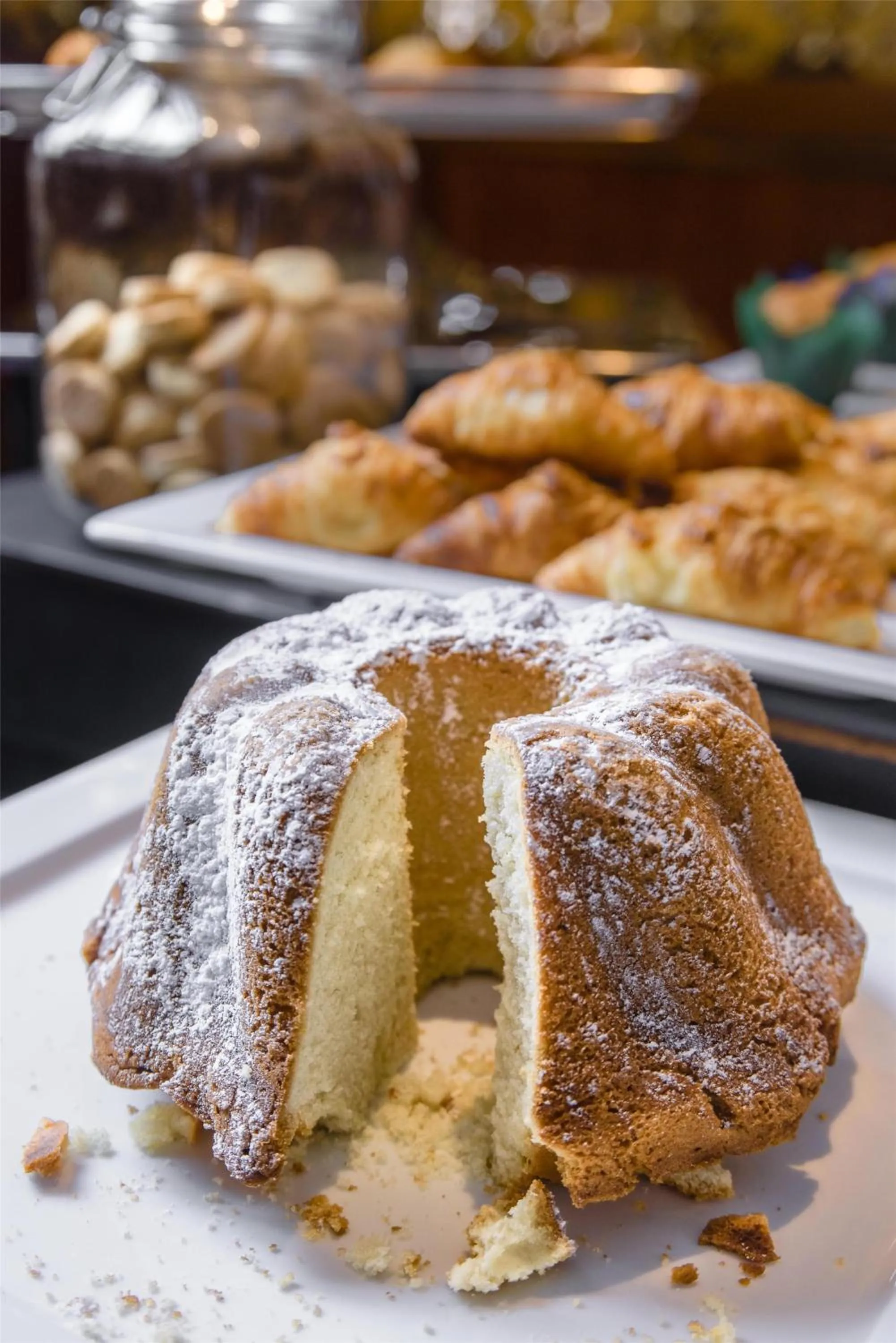 Restaurant/places to eat in Villa Rosa Kempinski