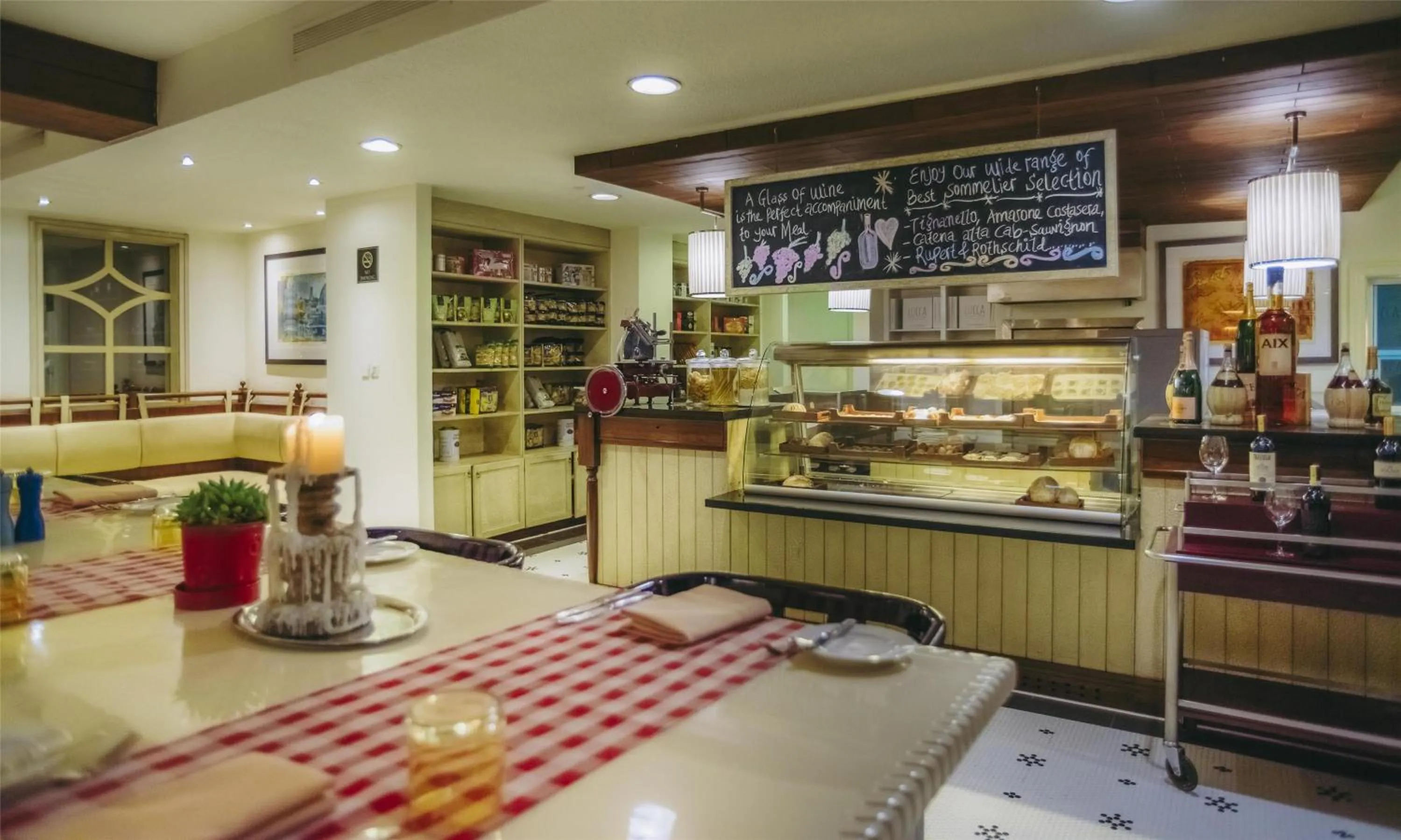 Restaurant/places to eat in Villa Rosa Kempinski