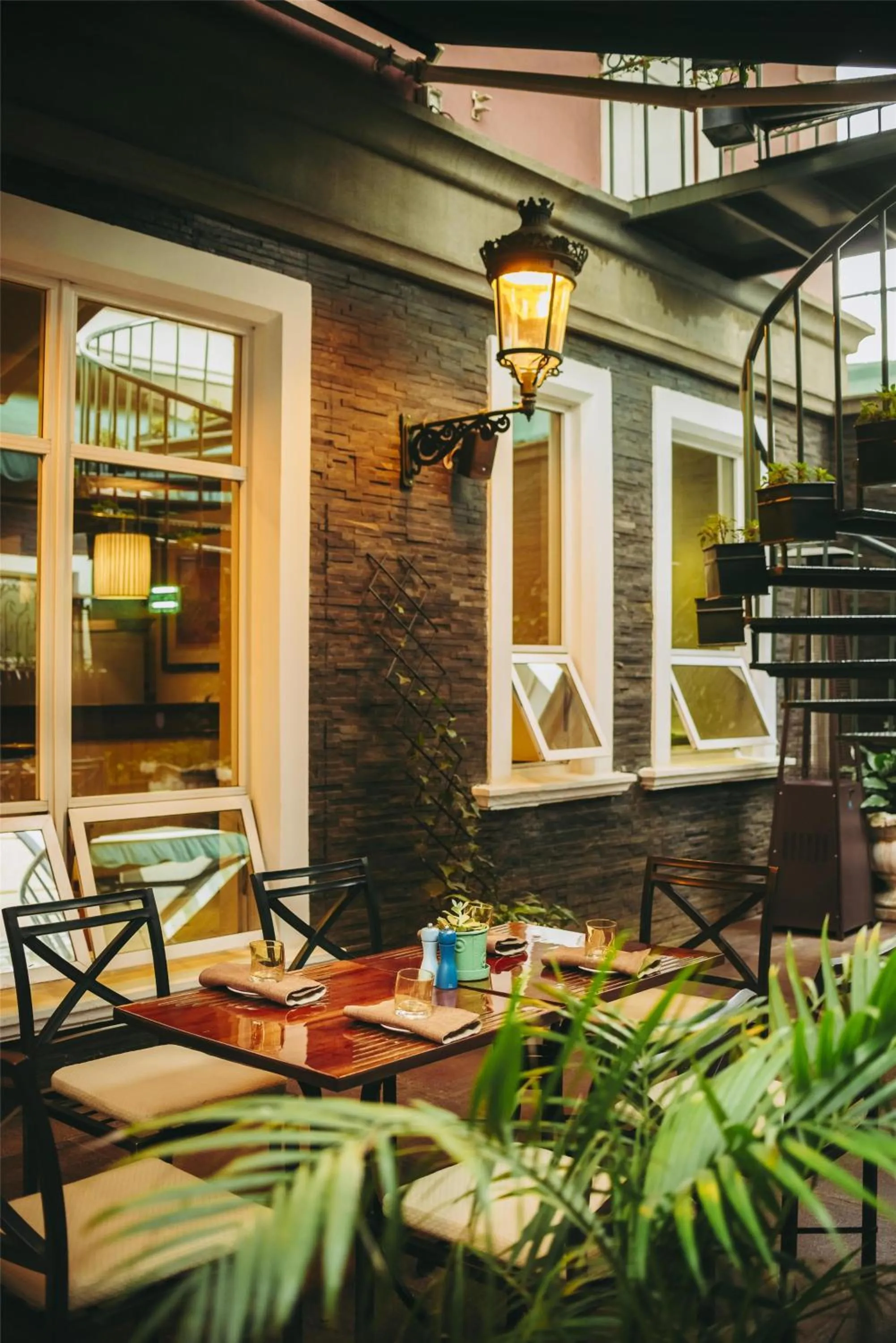 Restaurant/places to eat in Villa Rosa Kempinski