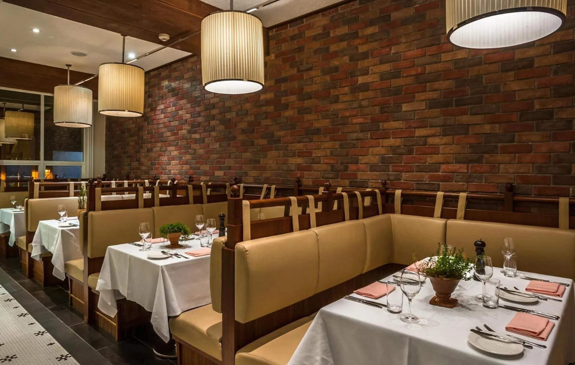 Restaurant/places to eat in Villa Rosa Kempinski