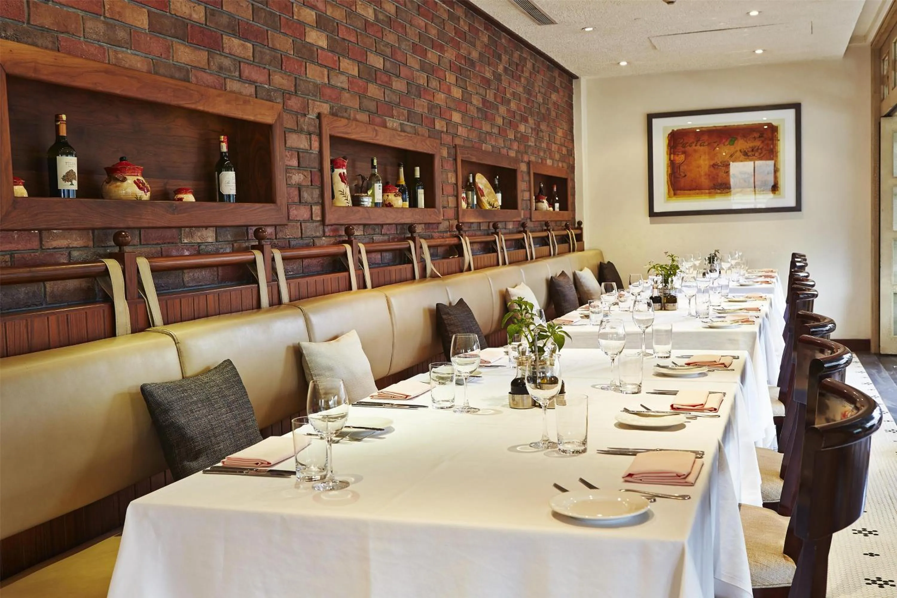 Restaurant/places to eat in Villa Rosa Kempinski