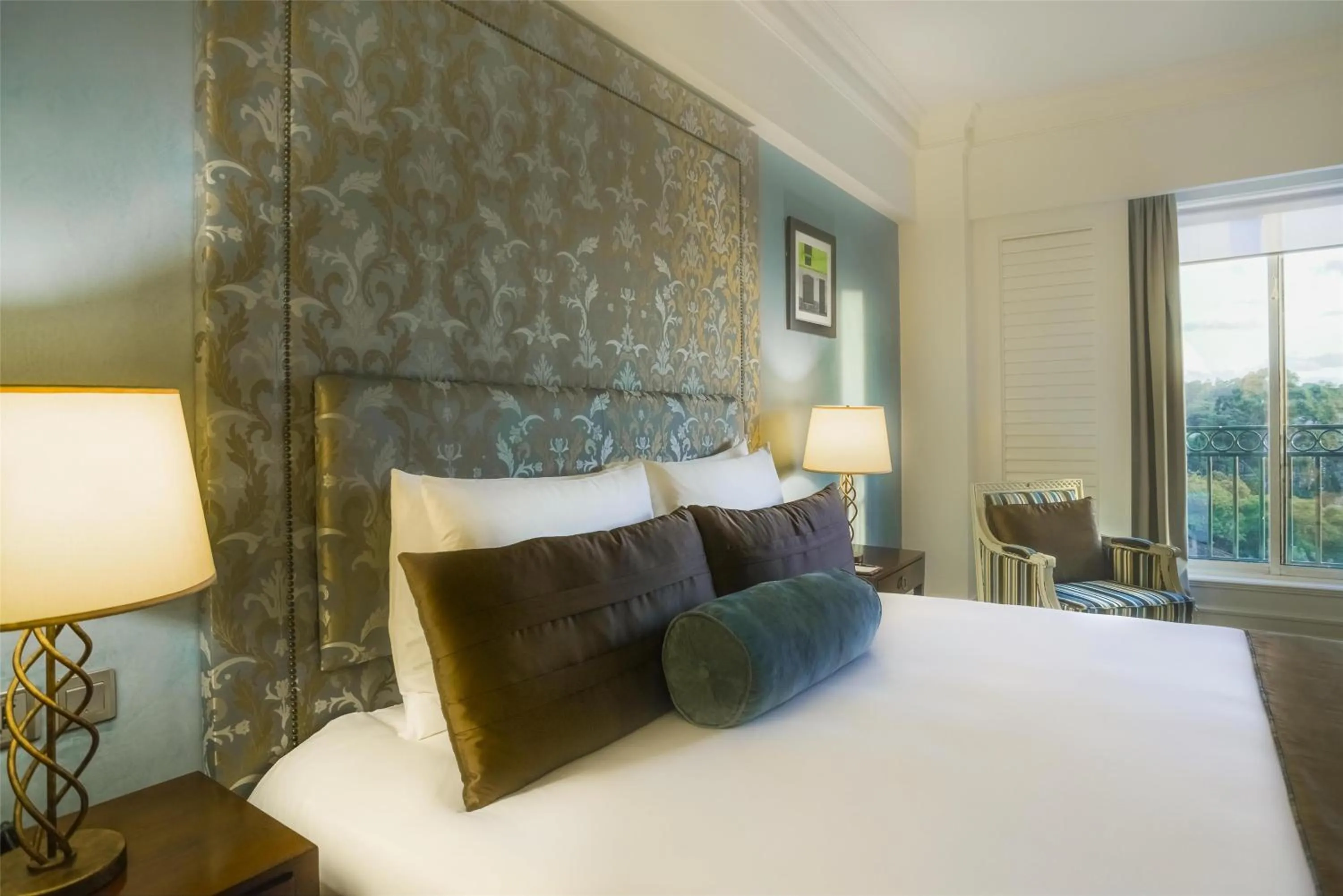 Bedroom, Bed in Villa Rosa Kempinski