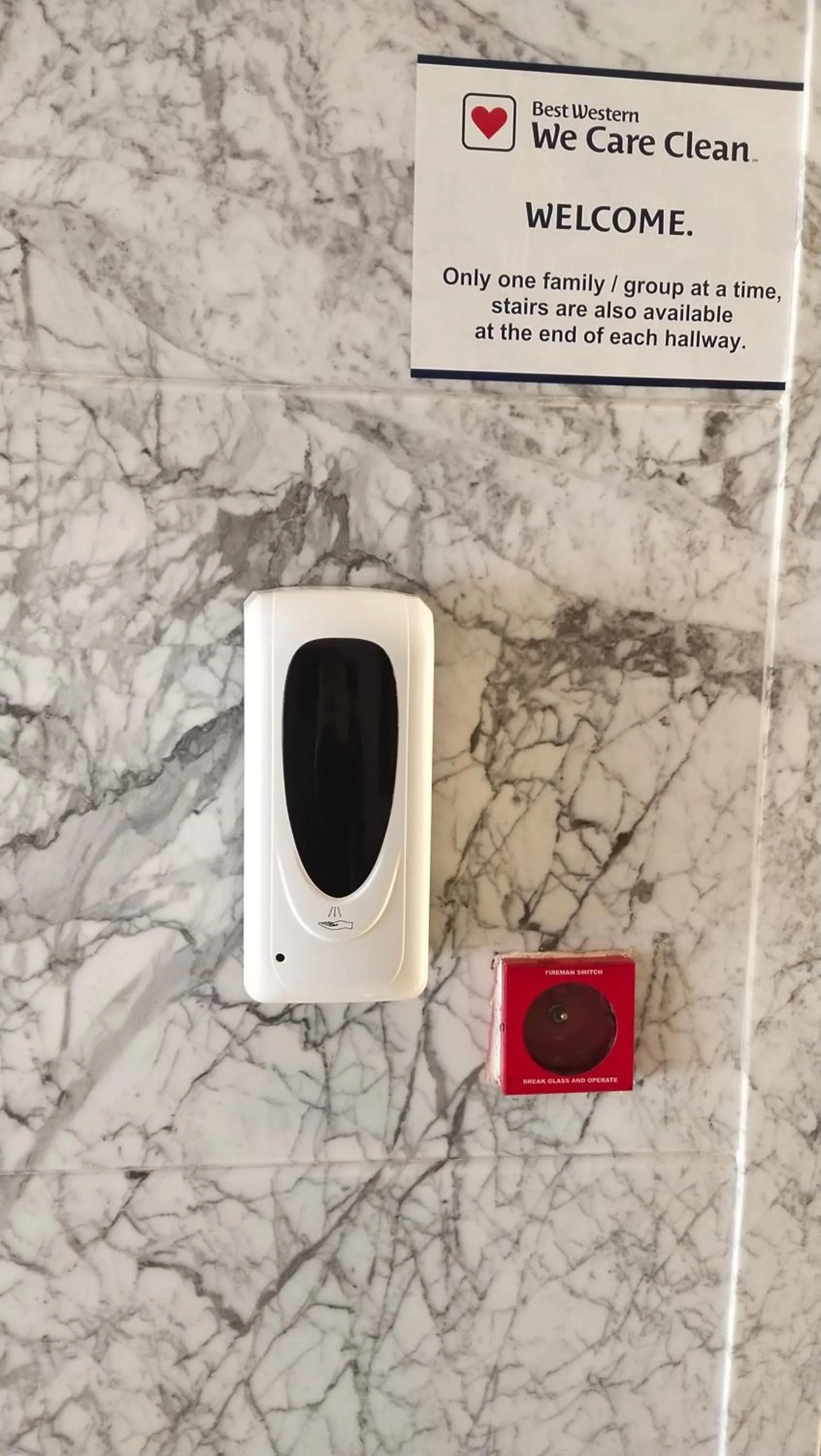 Logo/Certificate/Sign in Best Western Darbar