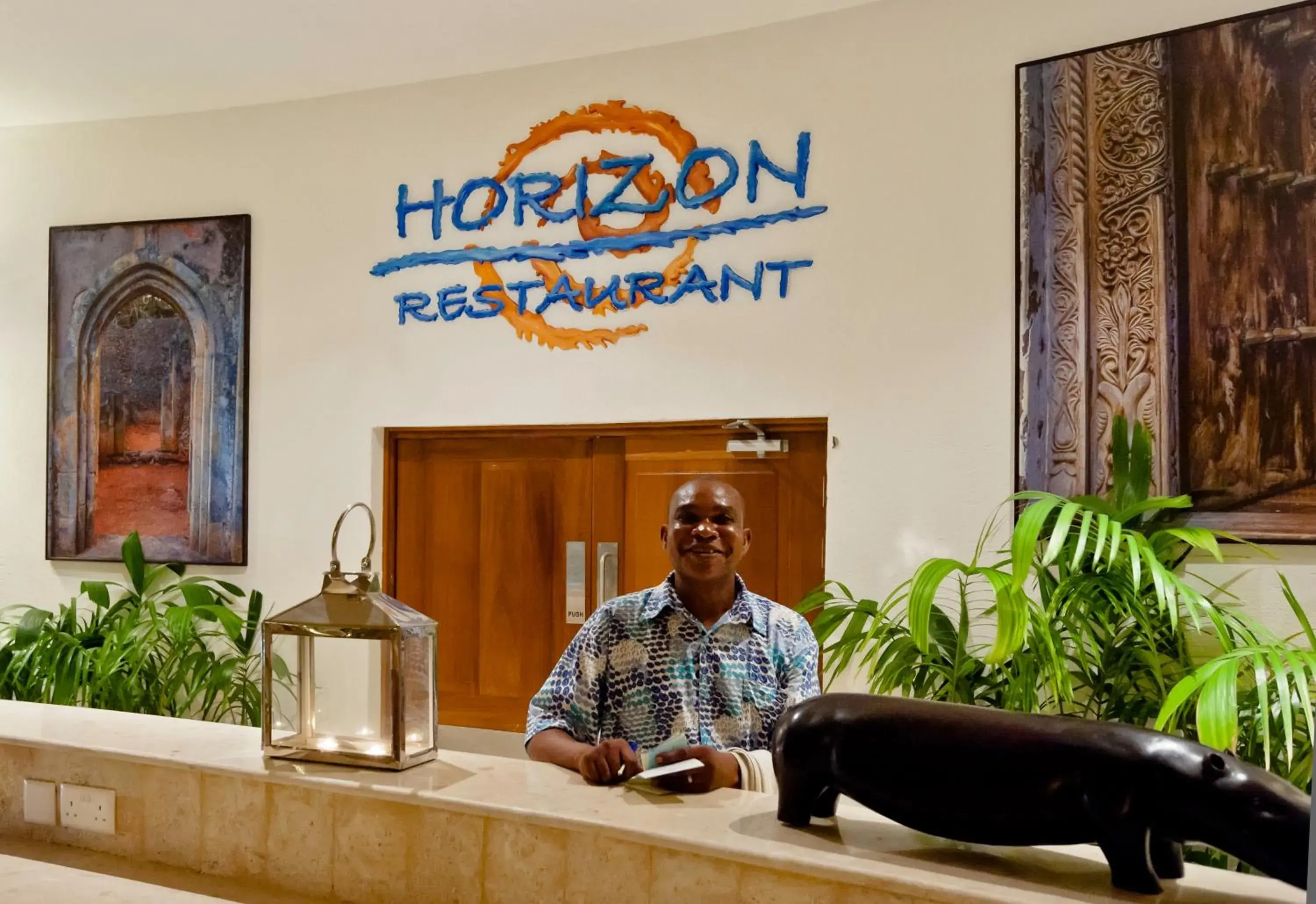 Restaurant/places to eat in Leopard Beach Resort and Spa Restaurant/places to eat in Leopard Beach Resort and Spa