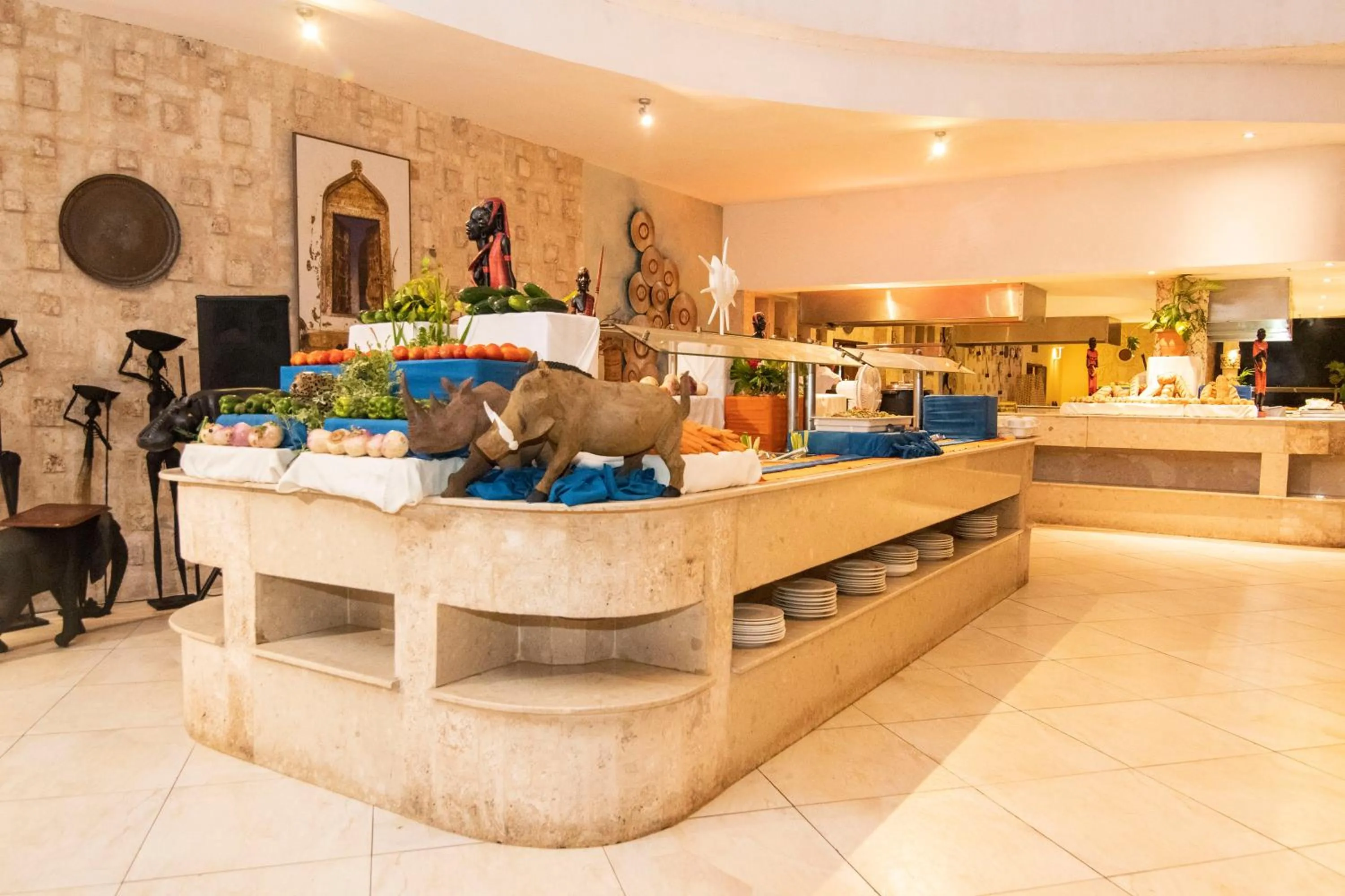 Restaurant/places to eat in Leopard Beach Resort and Spa