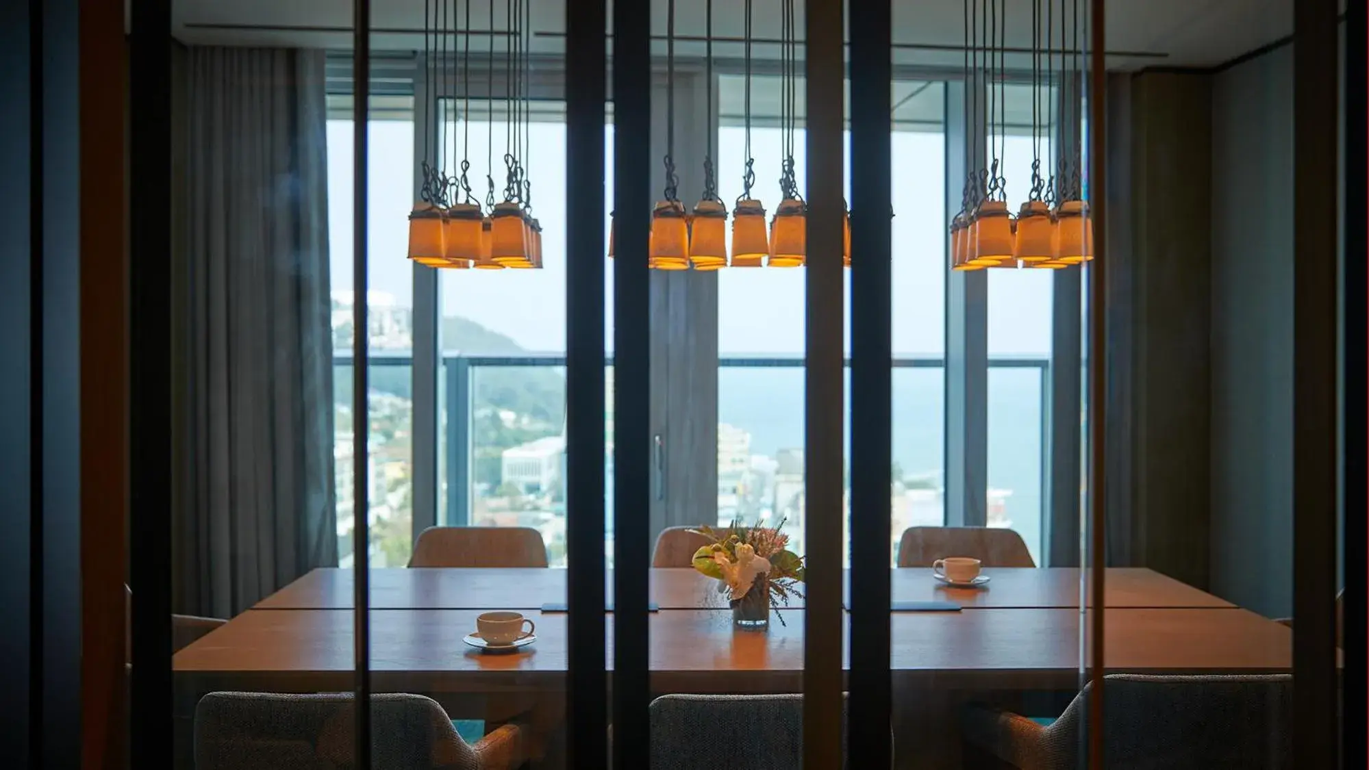 Lounge or bar in Signiel Busan Lounge or bar in Signiel Busan