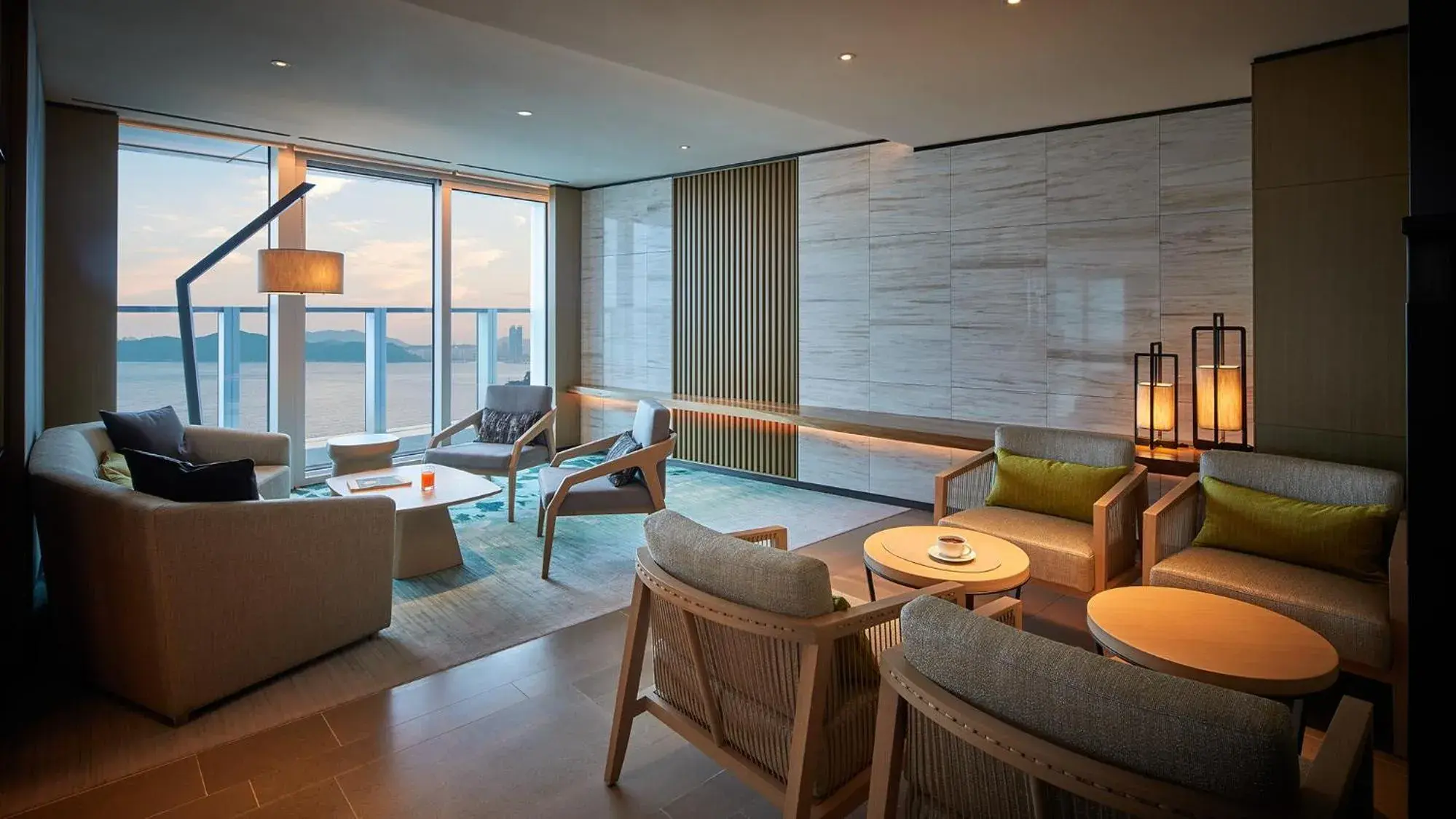 Lounge or bar in Signiel Busan Lounge or bar in Signiel Busan