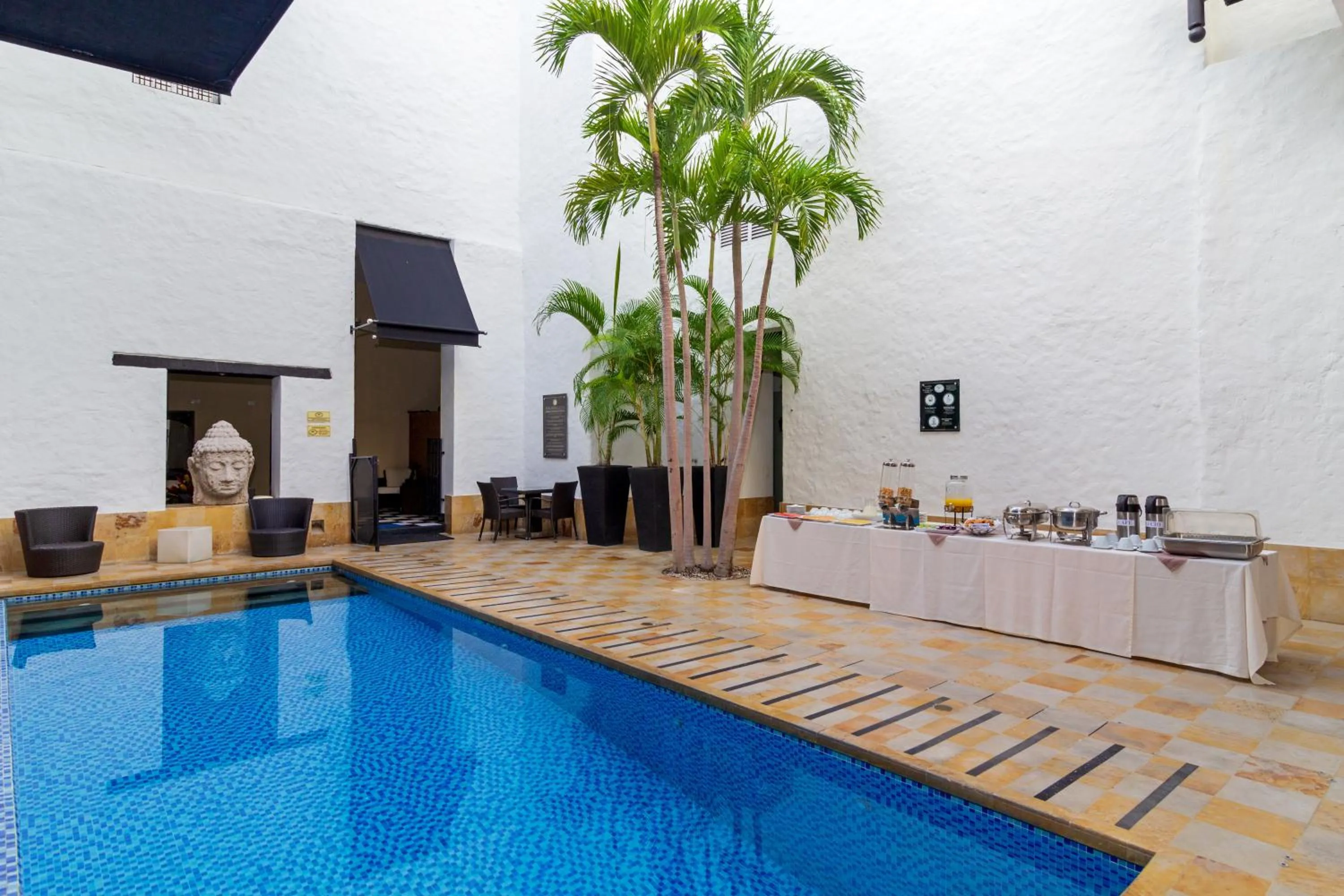 Buffet breakfast in Hotel Republicano 1910