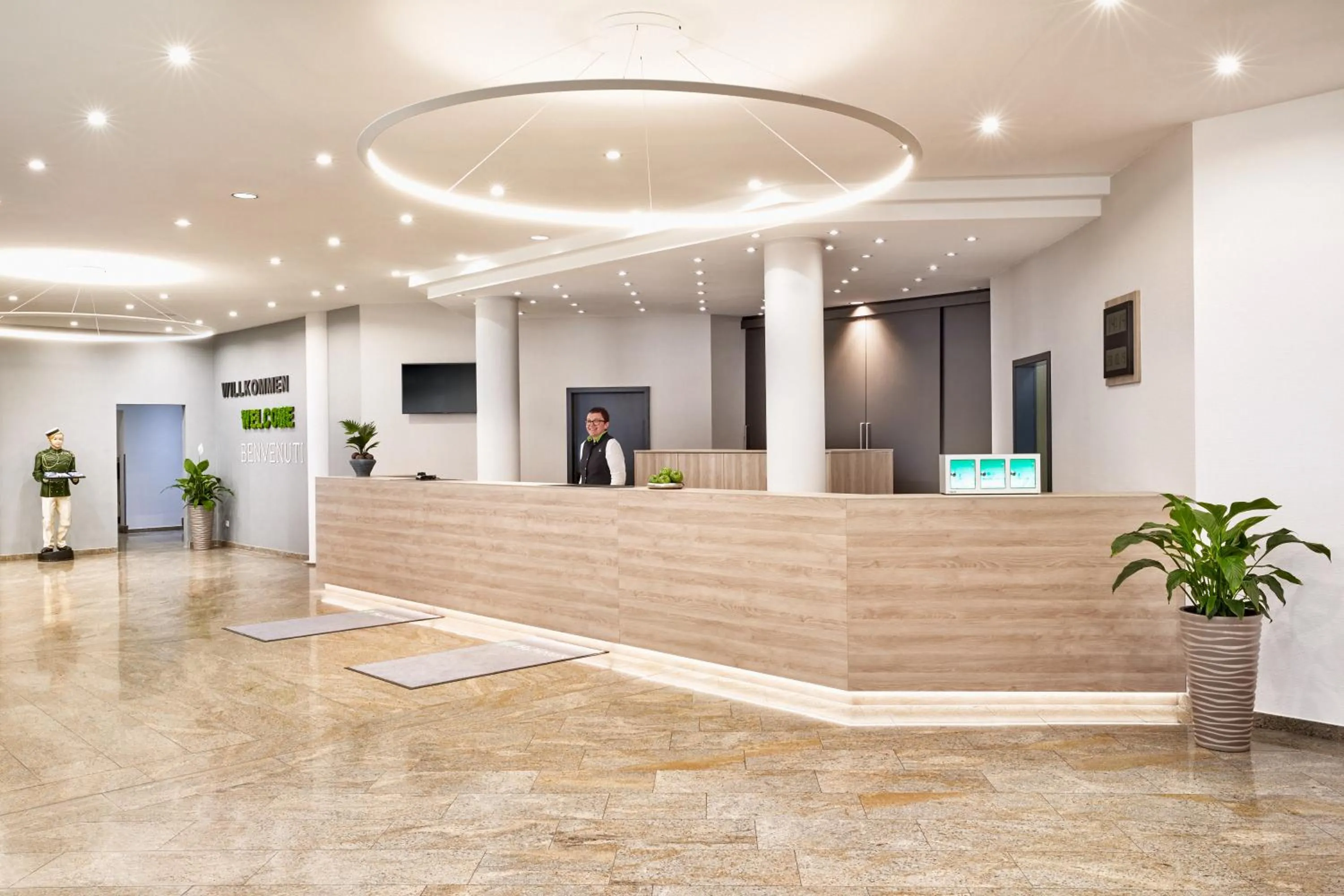 Lobby or reception in H+ Hotel Stuttgart Herrenberg