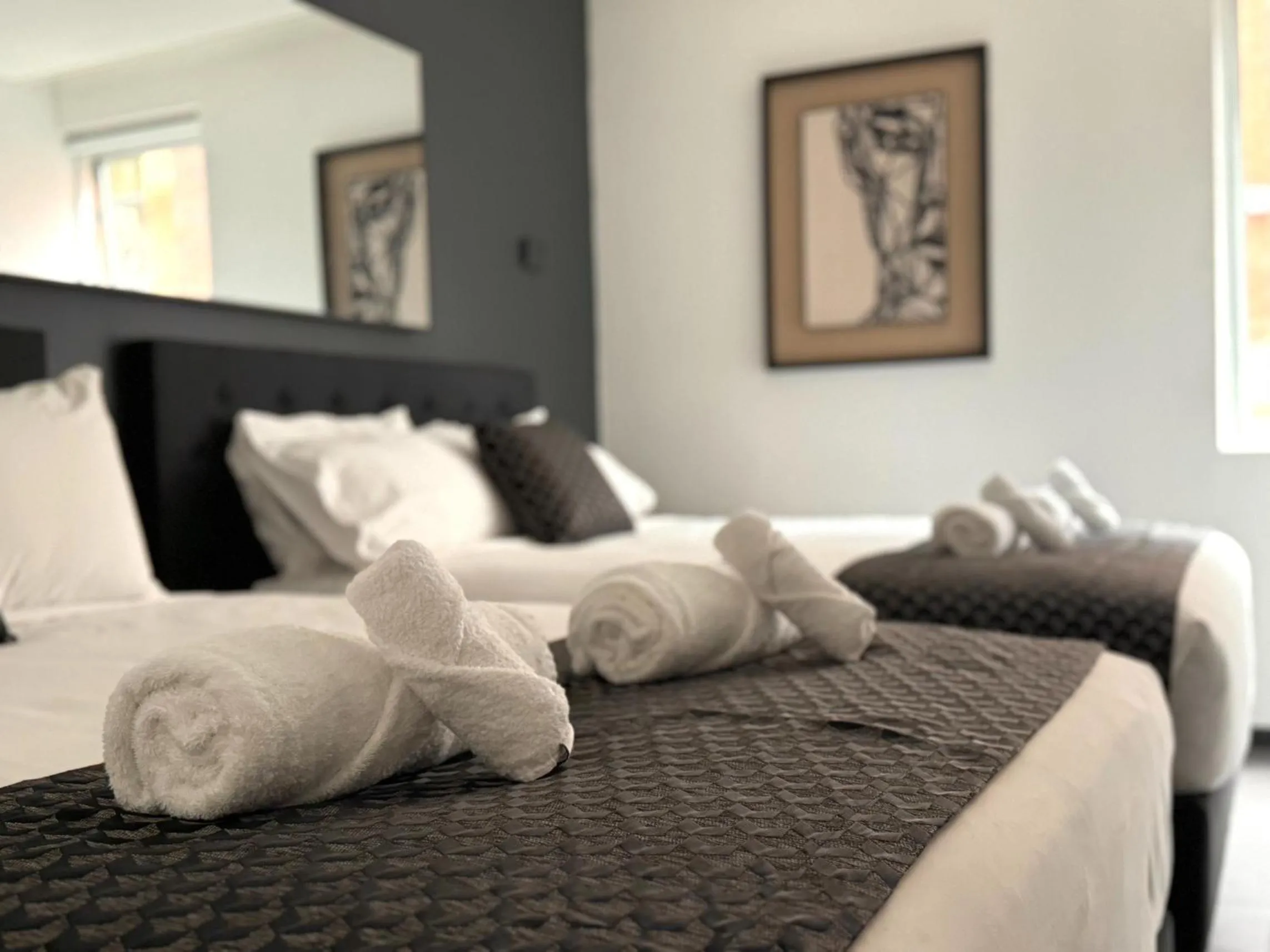 Photo of the whole room, Bed in Spice On Broadway