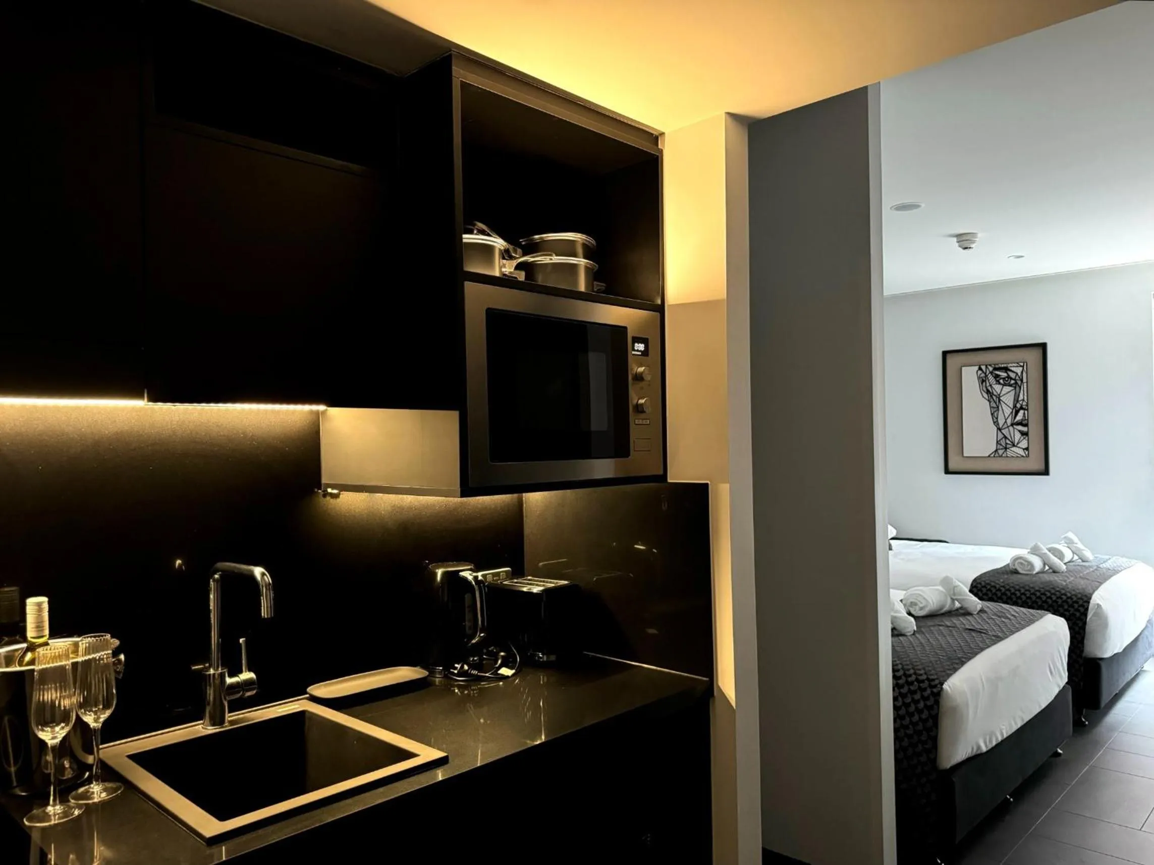 Photo of the whole room, Bed in Spice On Broadway