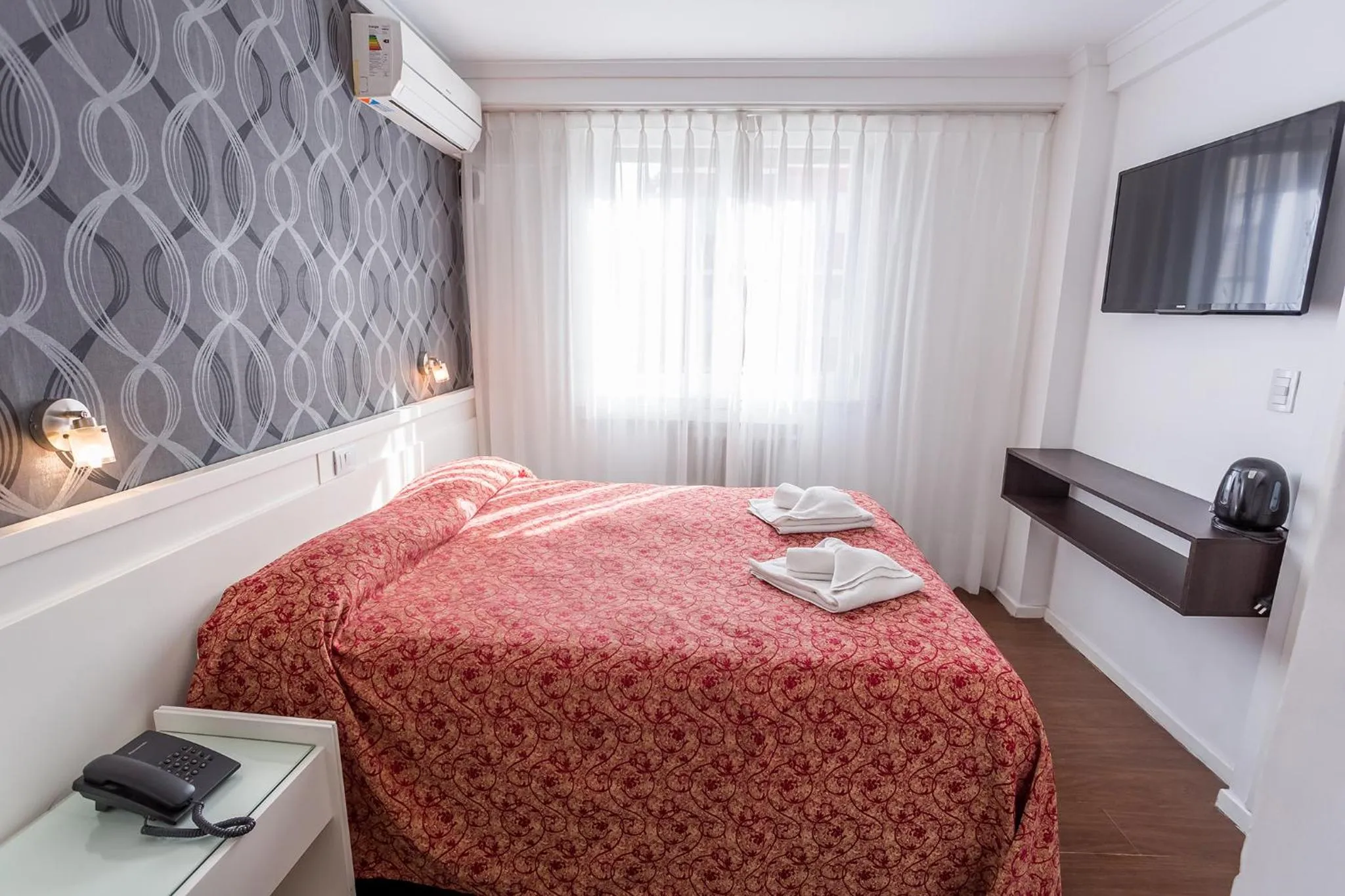 Bed in Estocolmo Hotel by bund