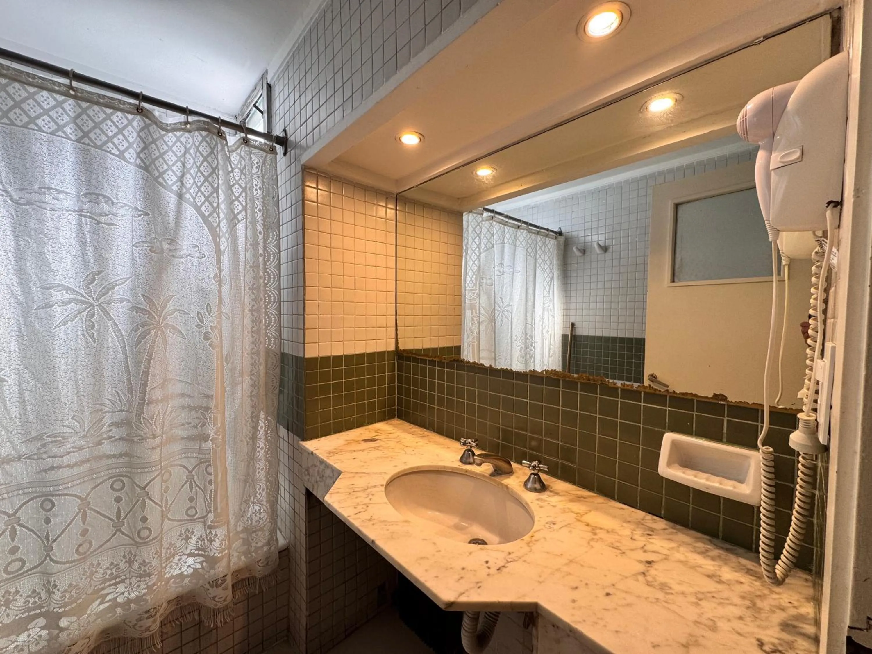 Estocolmo Hotel by bund