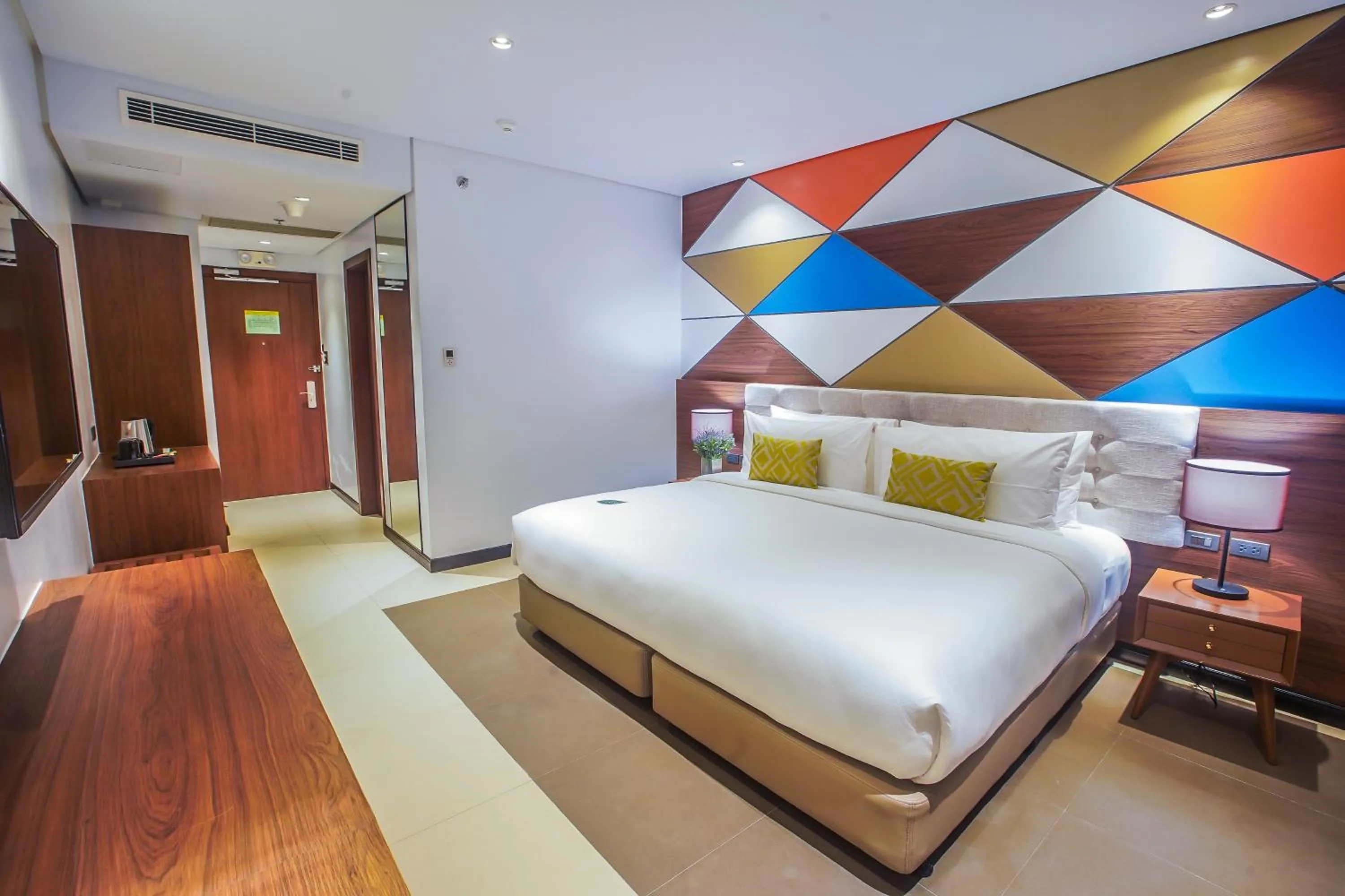 Bedroom, Bed in Summit Hotel Naga