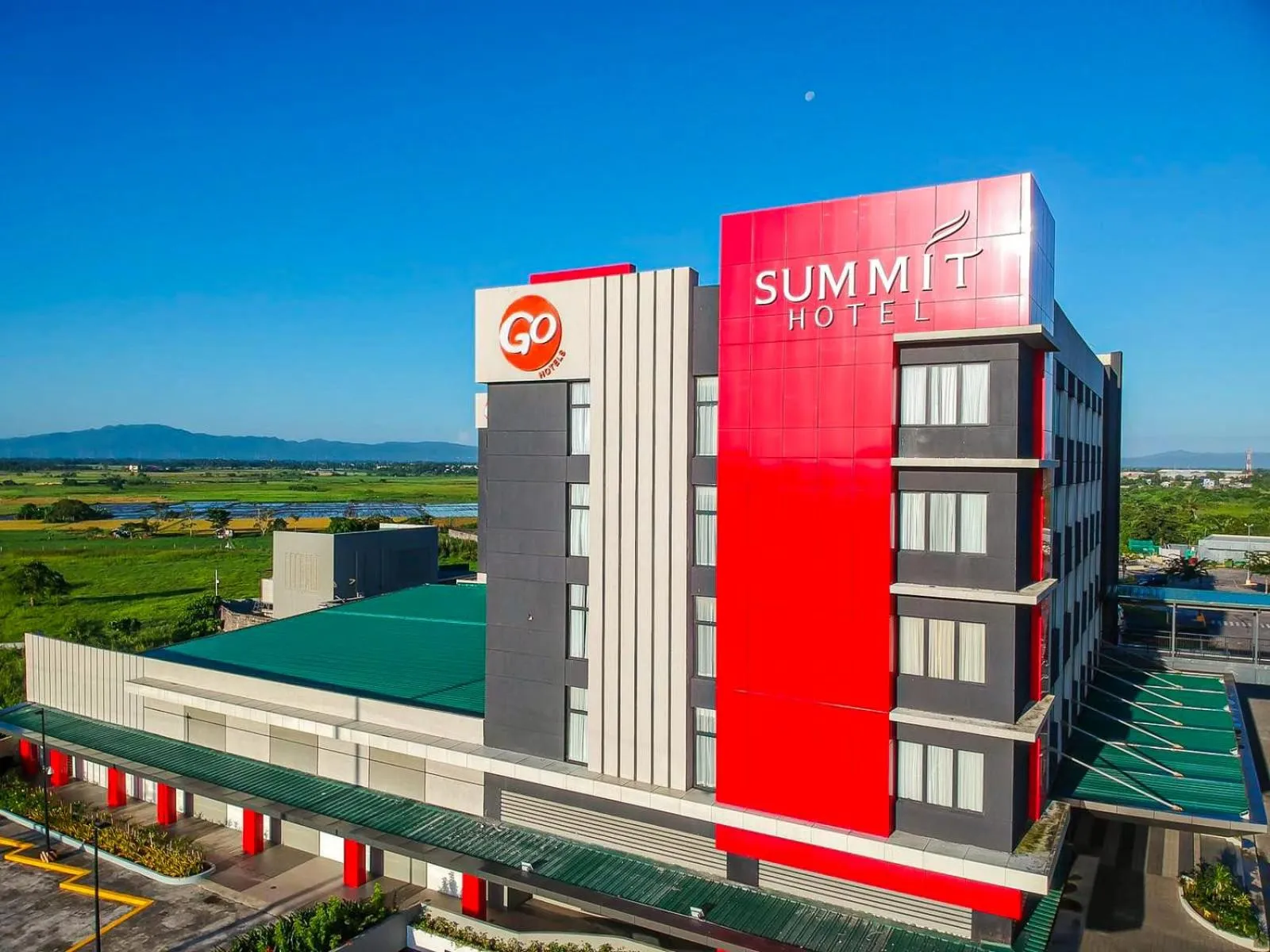 Facade/entrance in Summit Hotel Naga