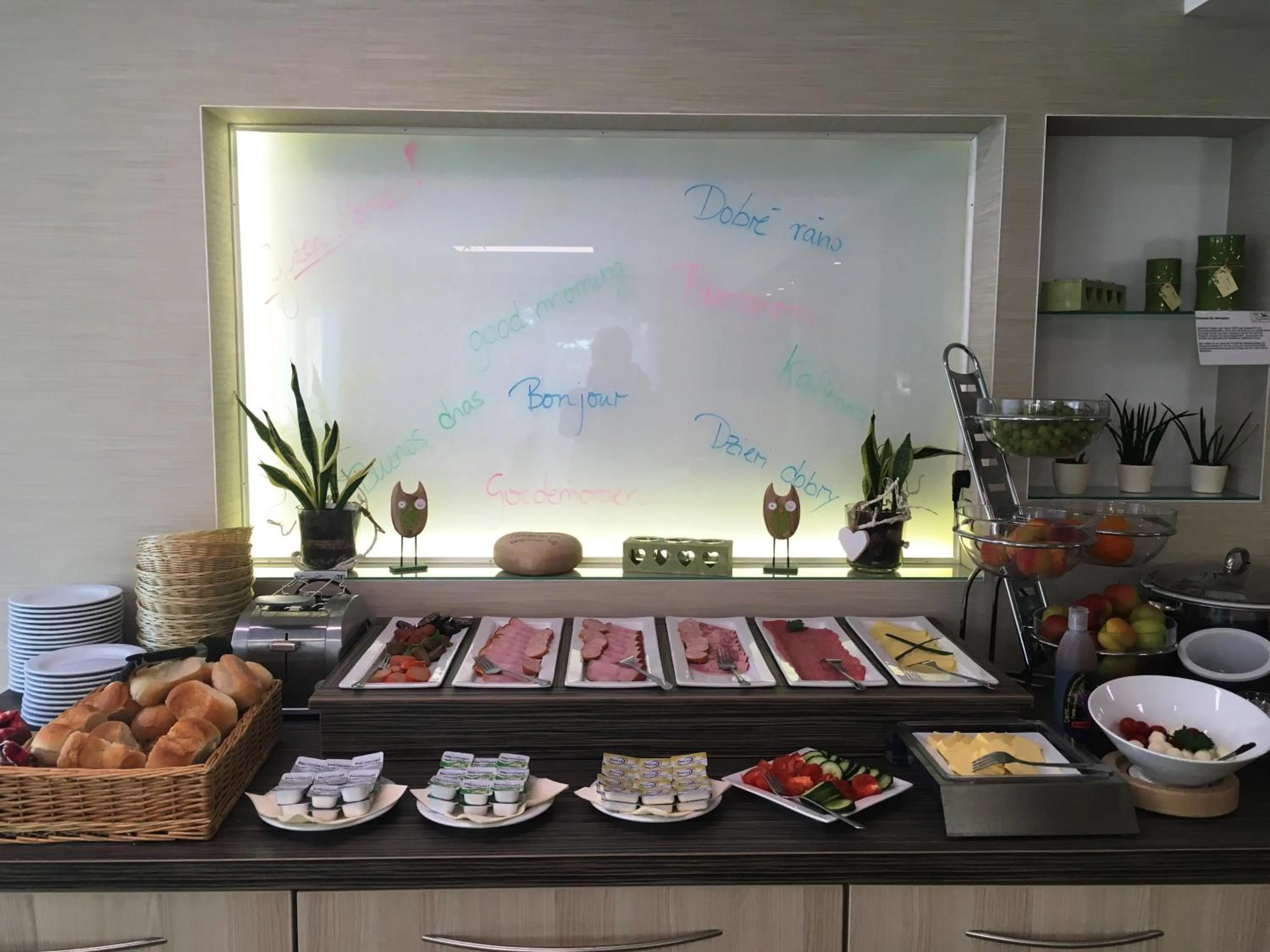 Buffet breakfast in Hotel zur Kanone