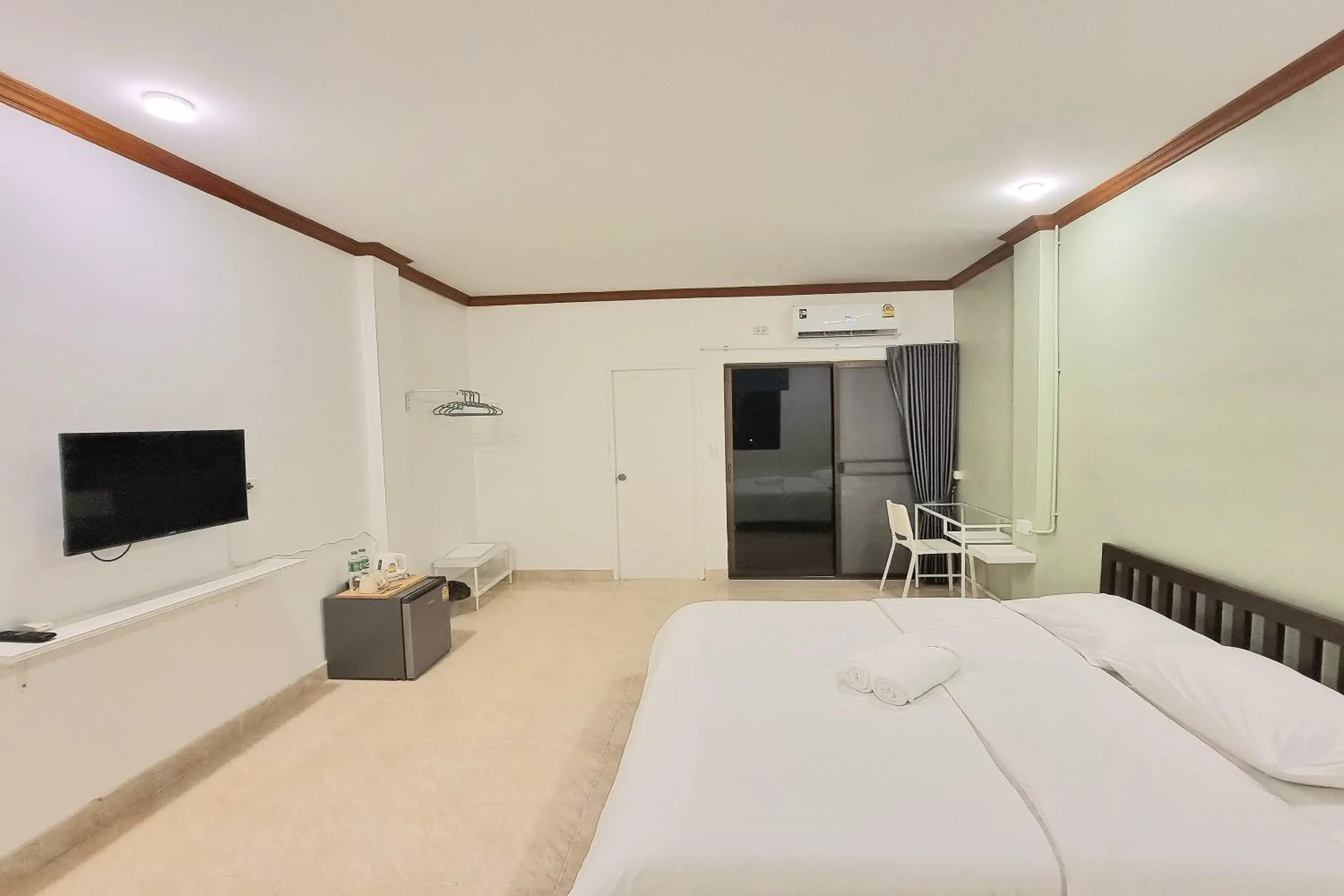 Bedroom, Bed in Breezy Pattaya Bedroom, Bed in Breezy Pattaya