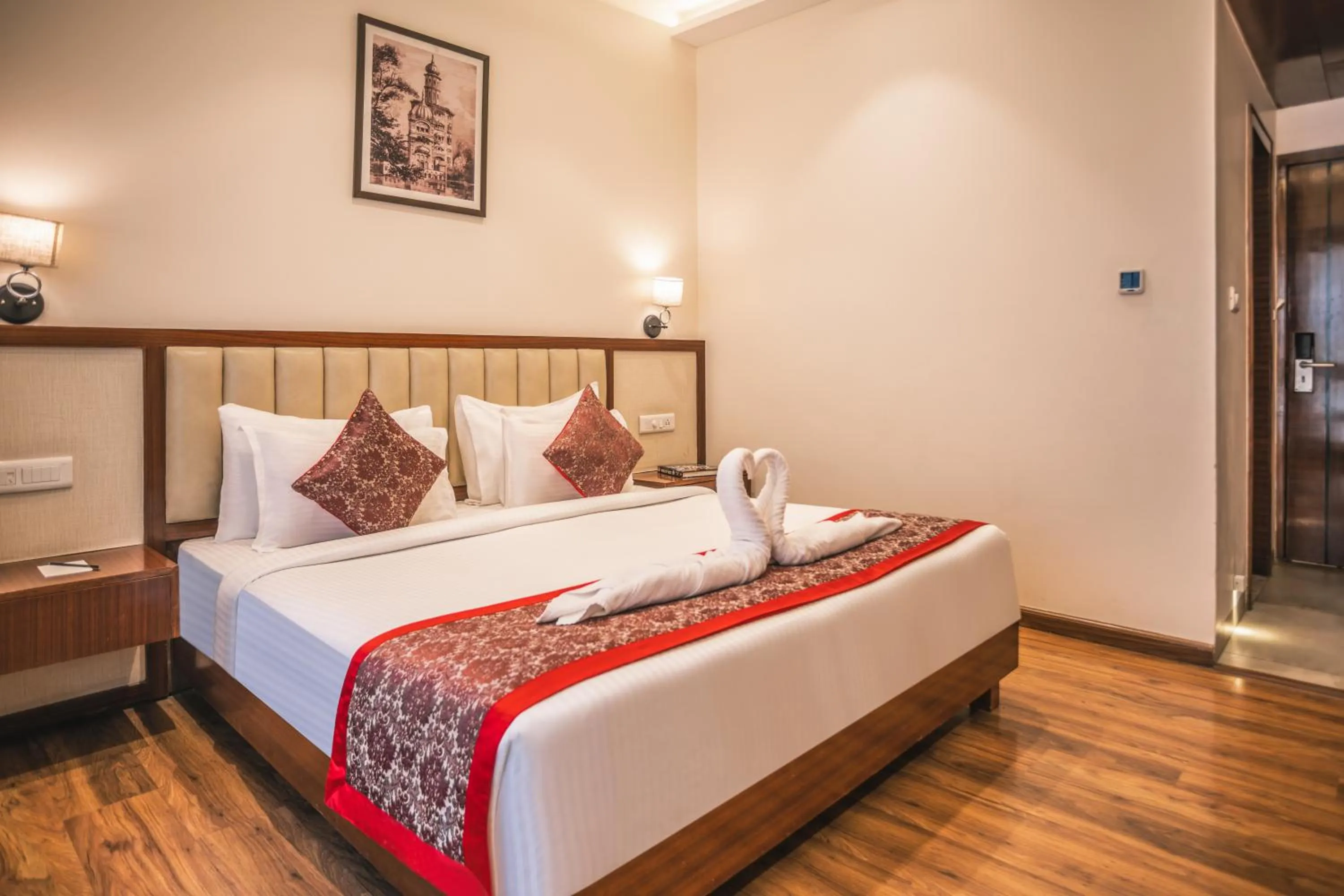 Bedroom, Bed in Amritara Sadka Amritsar