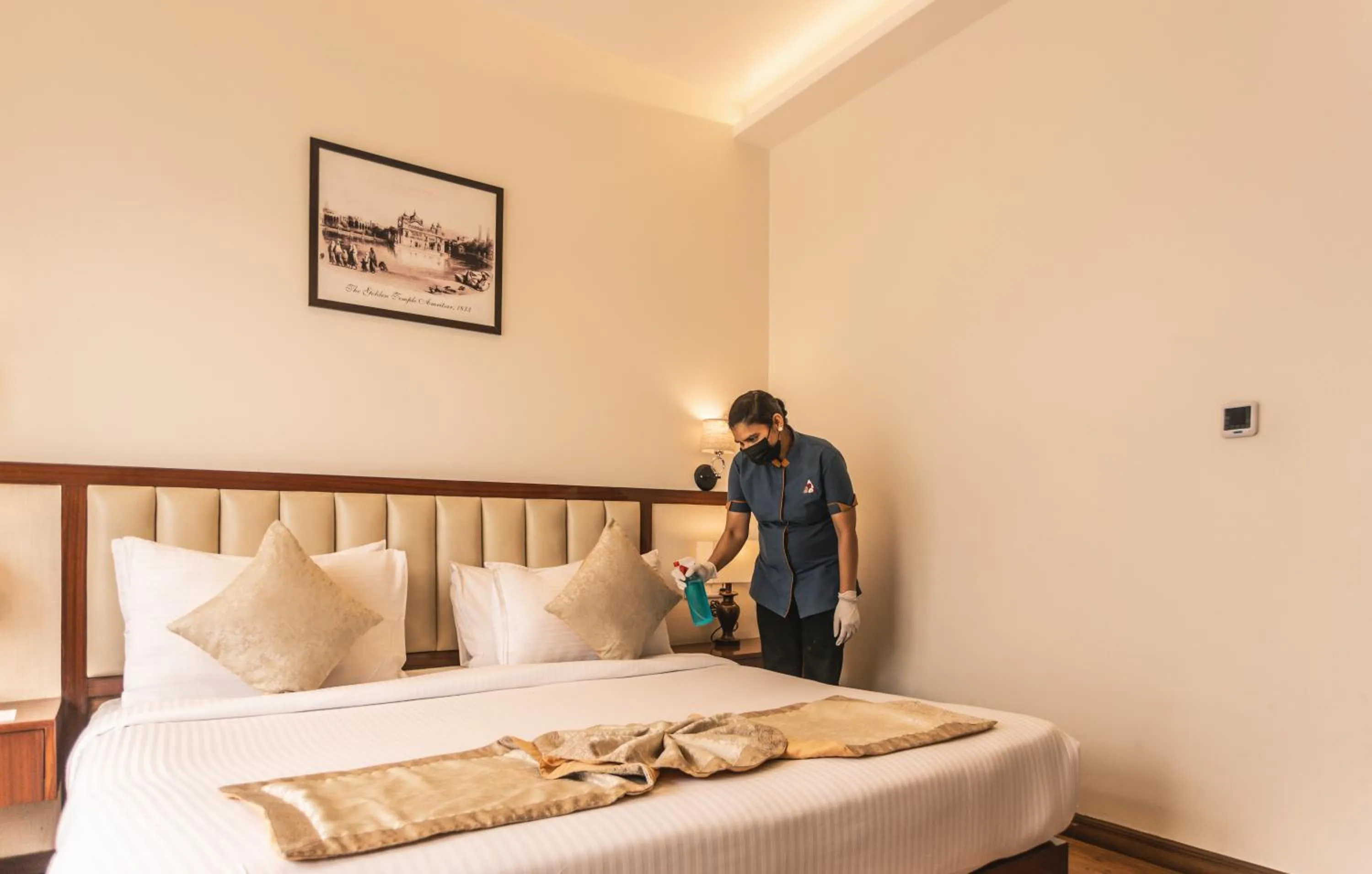 Bed in Amritara Sadka Amritsar