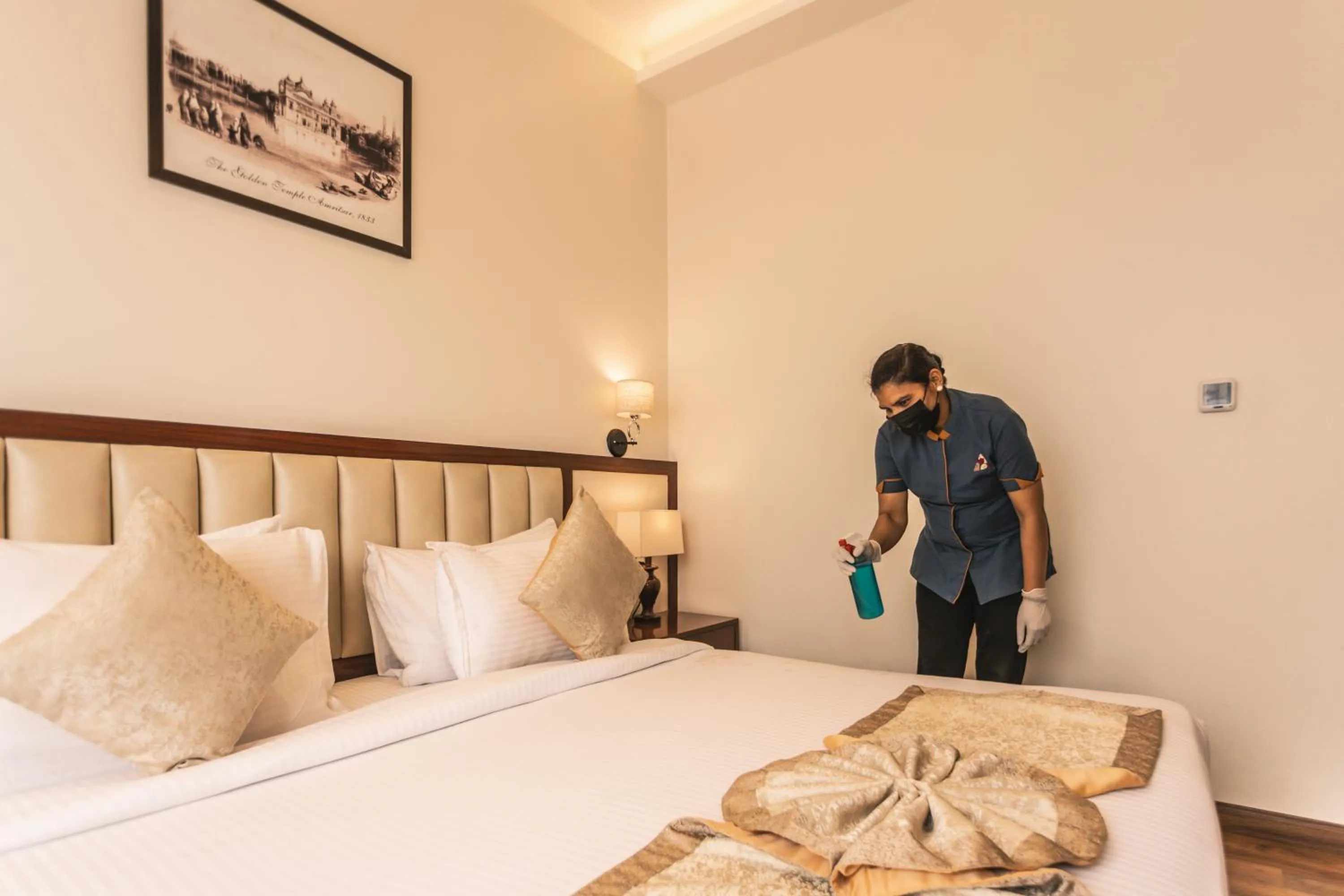 Bed in Amritara Sadka Amritsar