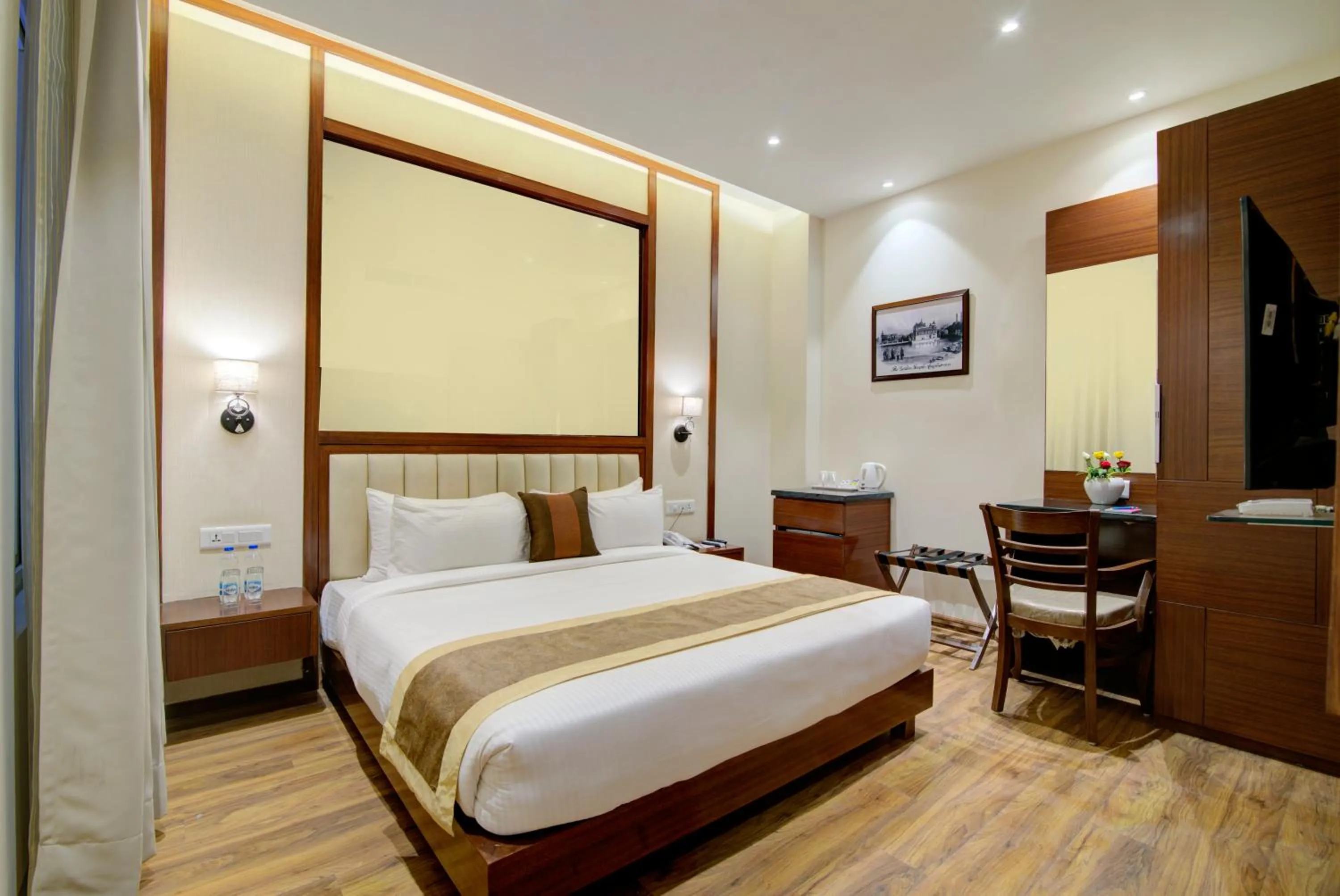 Bed in Amritara Sadka Amritsar