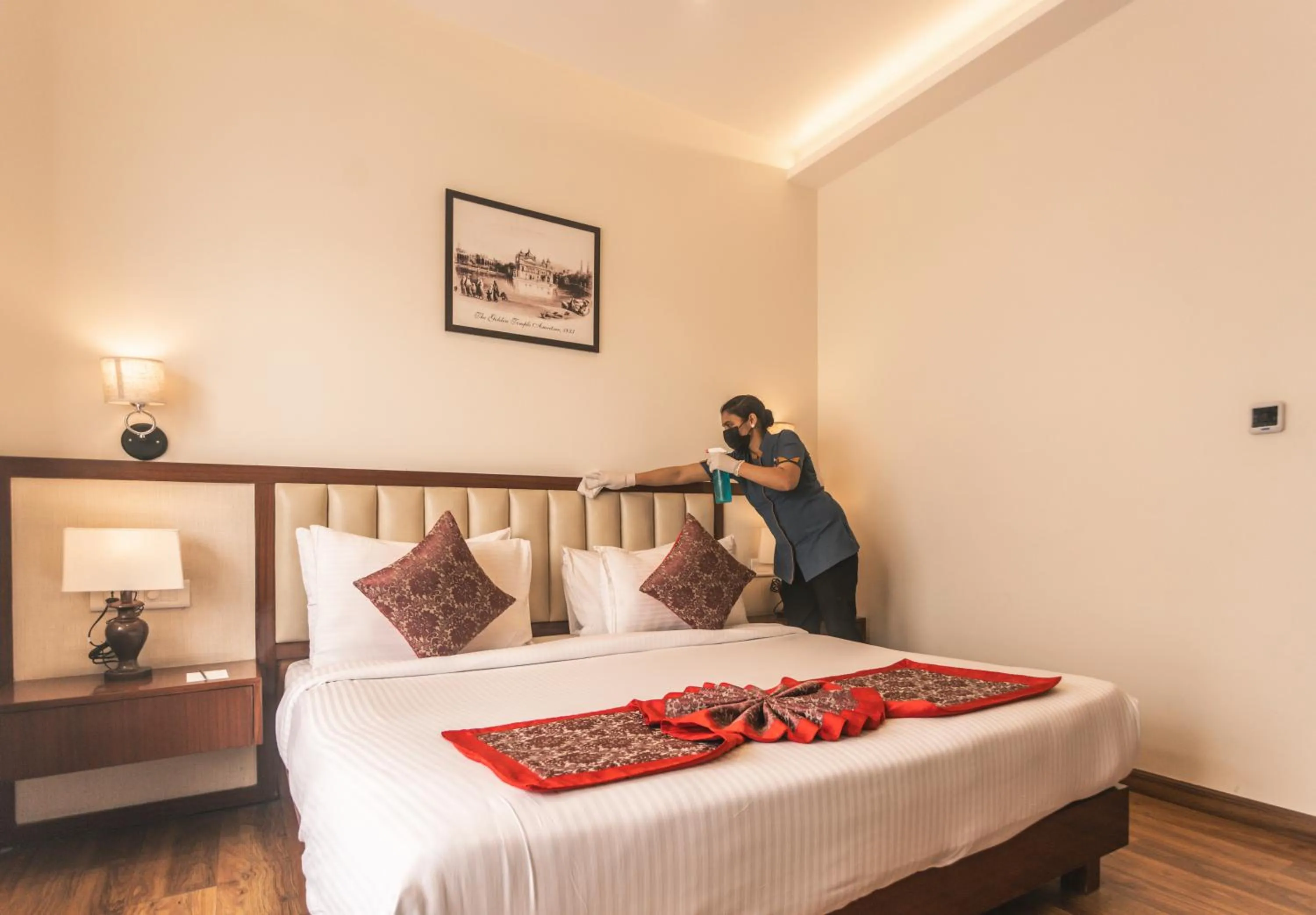 Bed in Amritara Sadka Amritsar