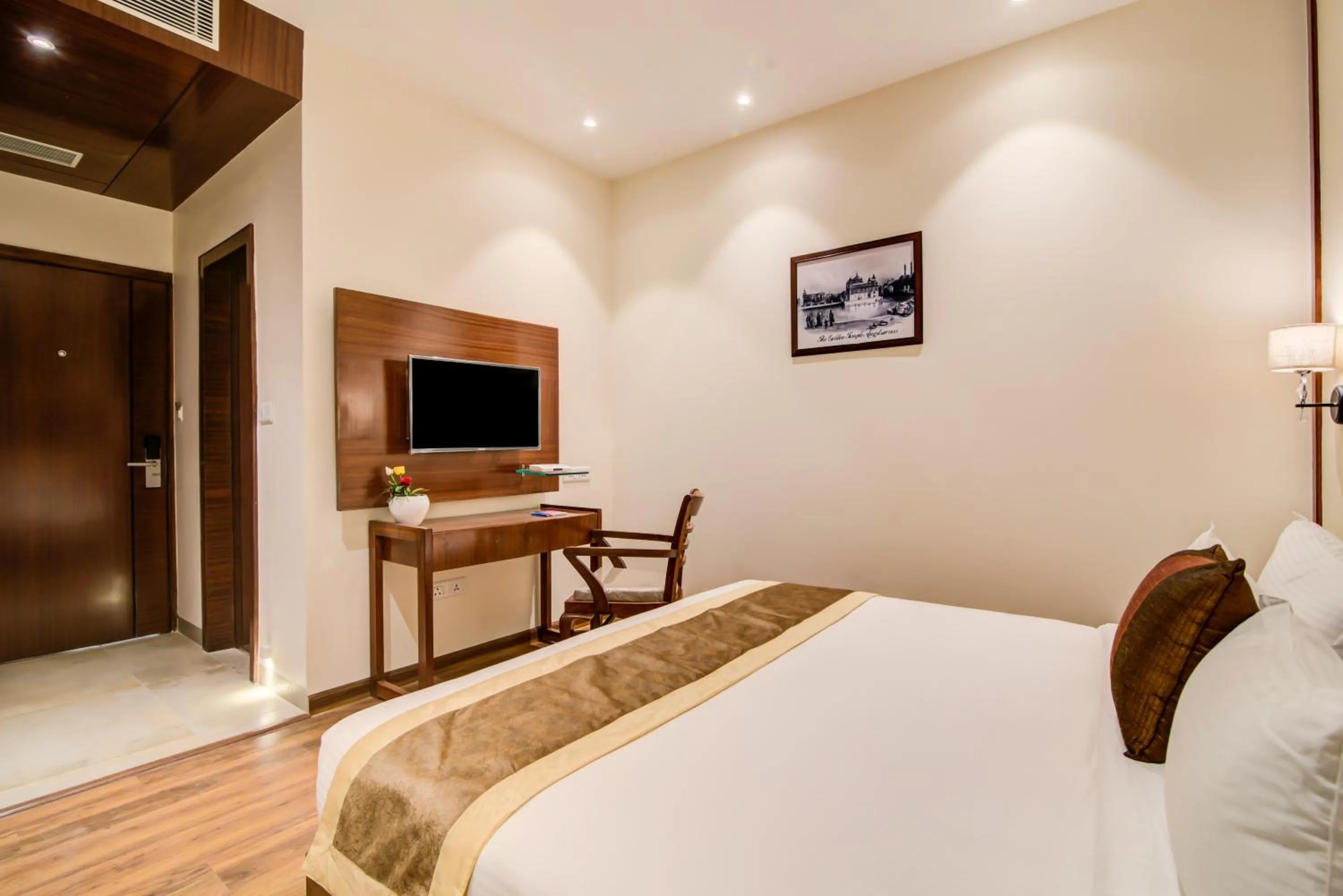 Bed in Amritara Sadka Amritsar