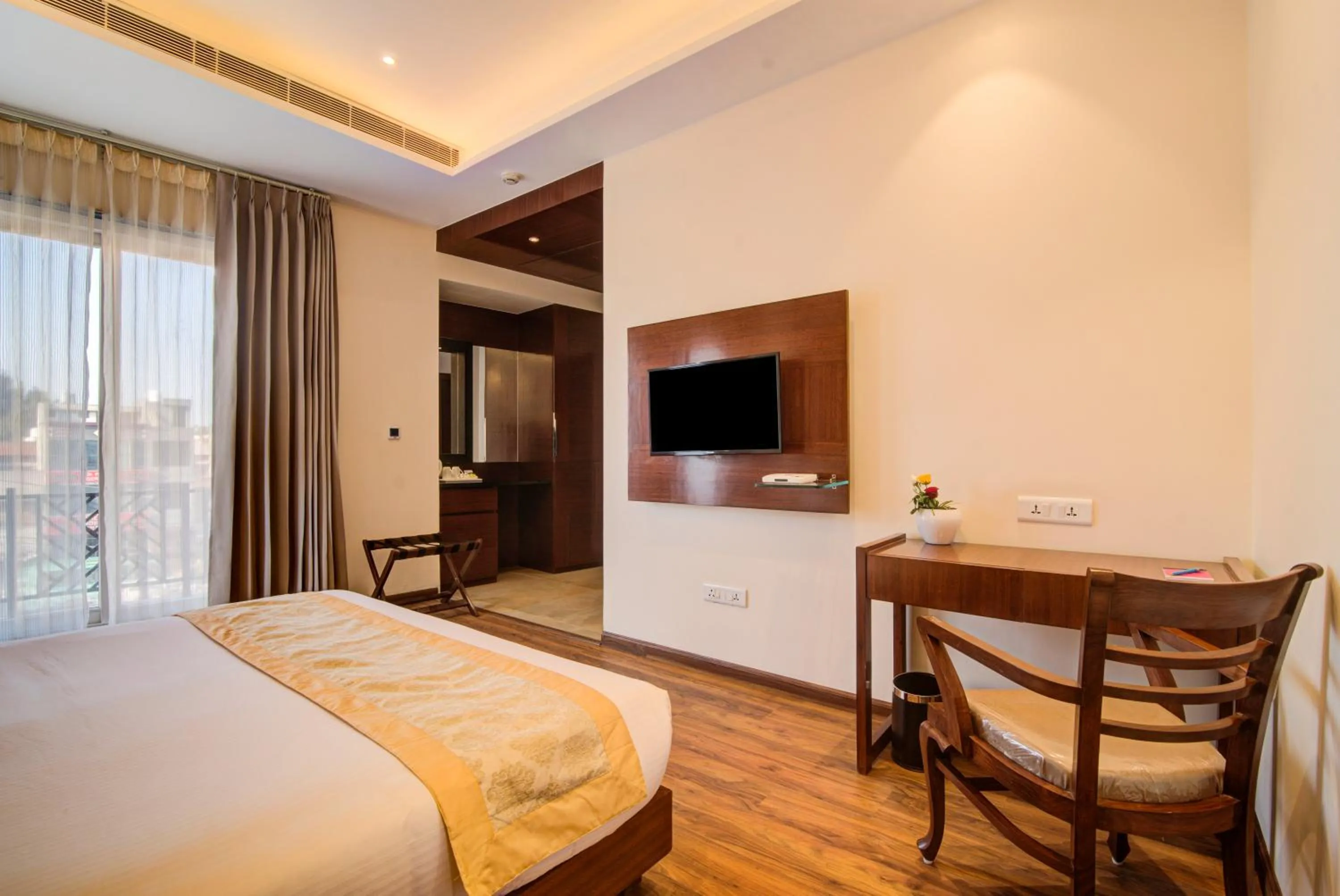 TV and multimedia, Bed in Amritara Sadka Amritsar