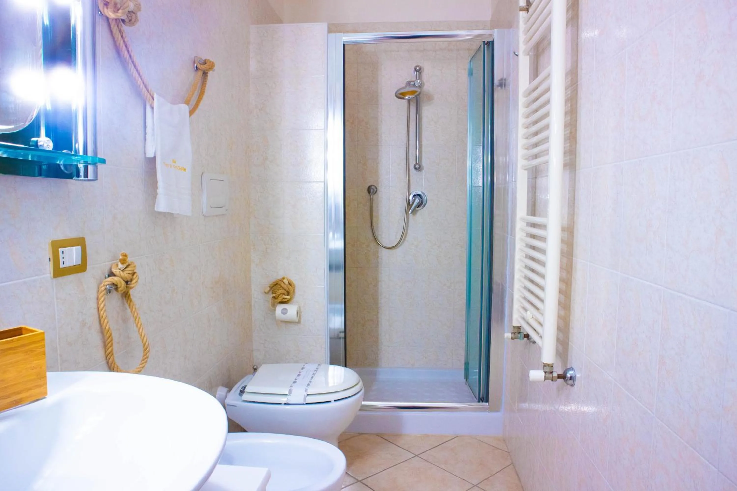 Shower in Terra Del Sole