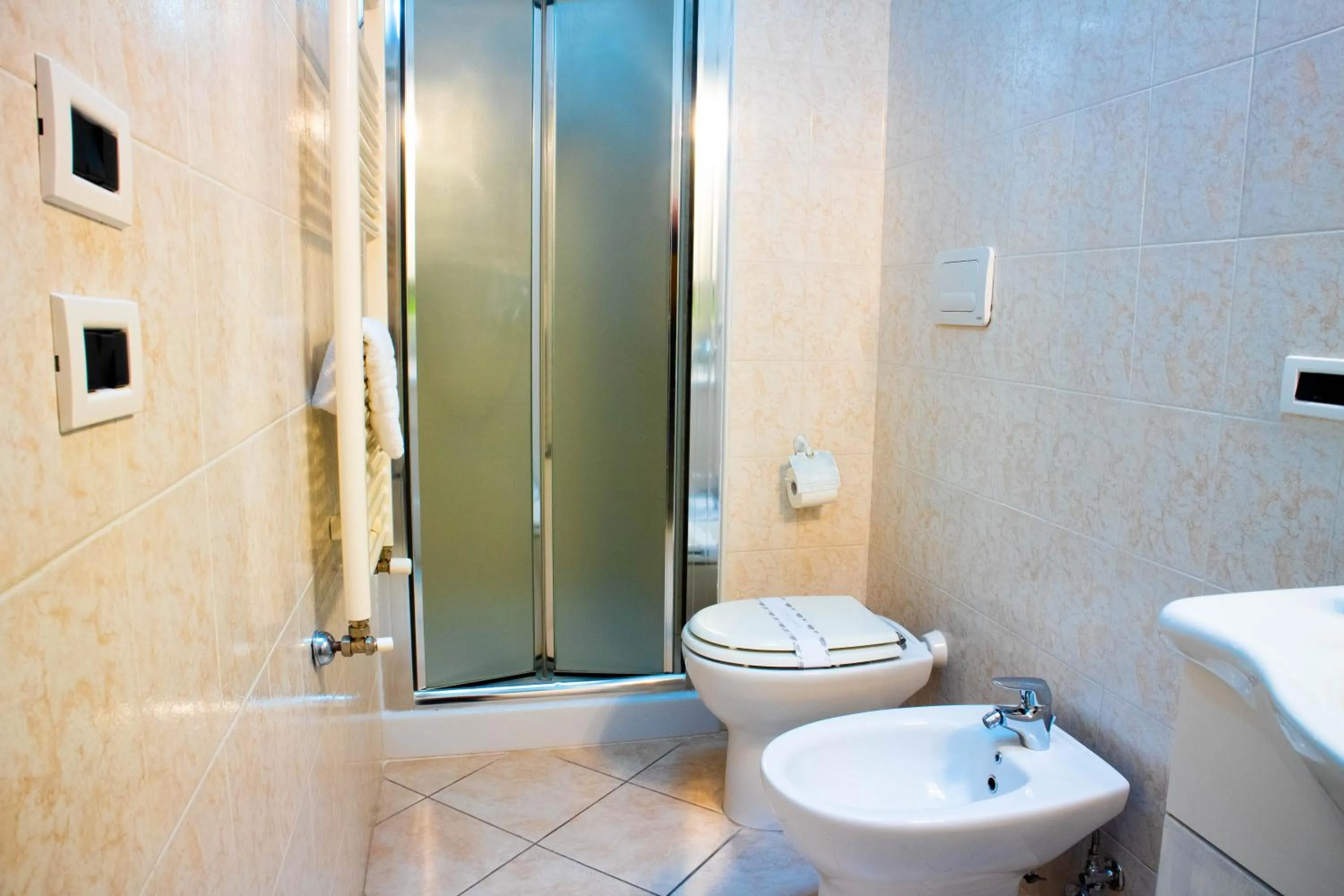 Shower in Terra Del Sole