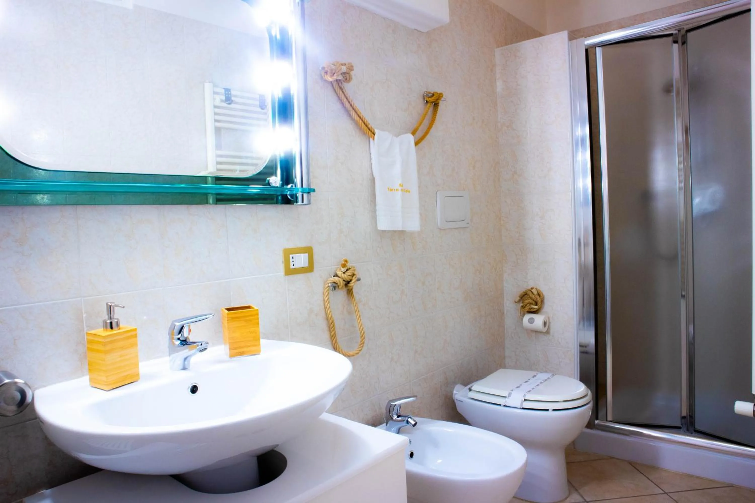 Shower in Terra Del Sole