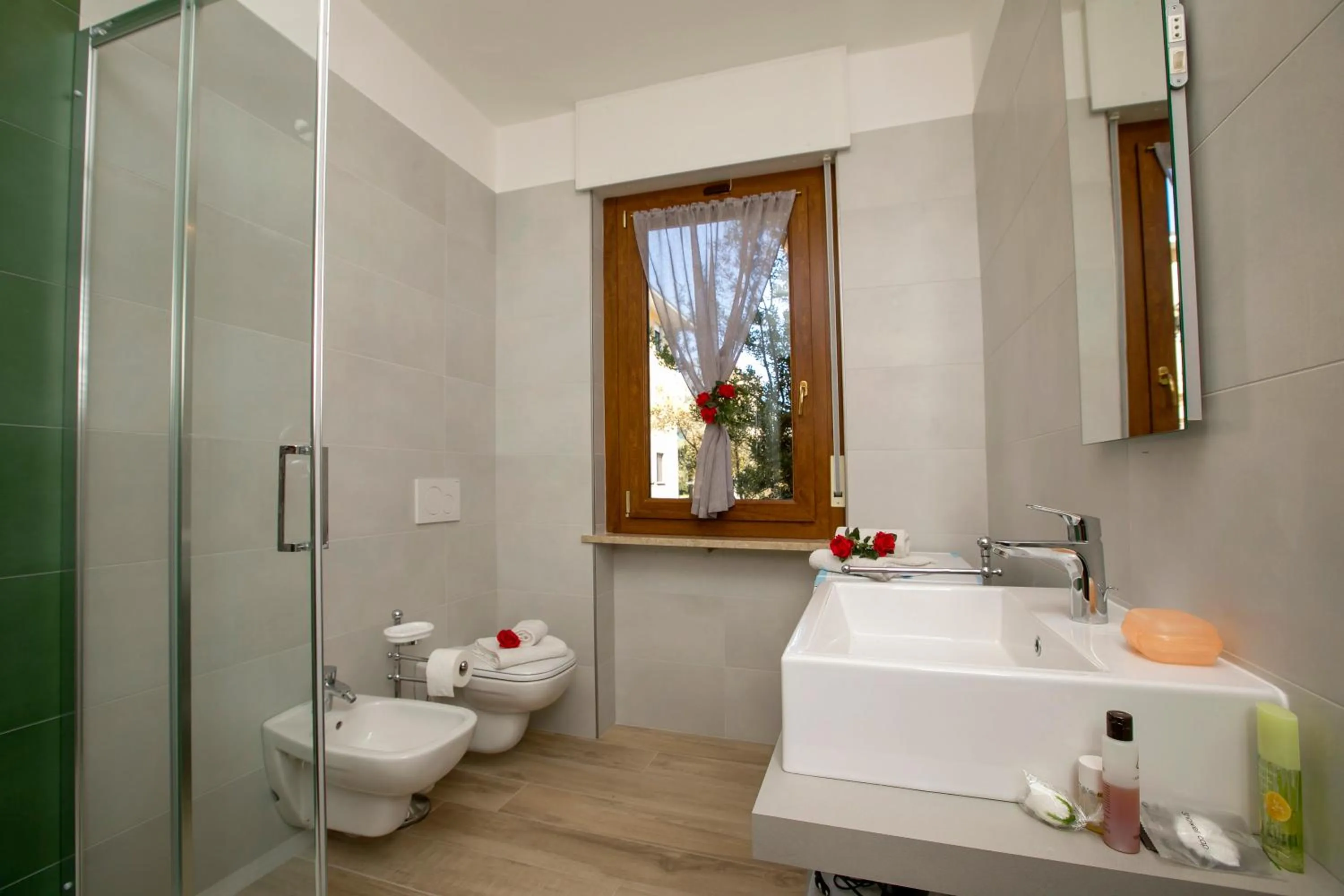 Bathroom in Bella Arco Apartment - Happy Rentals