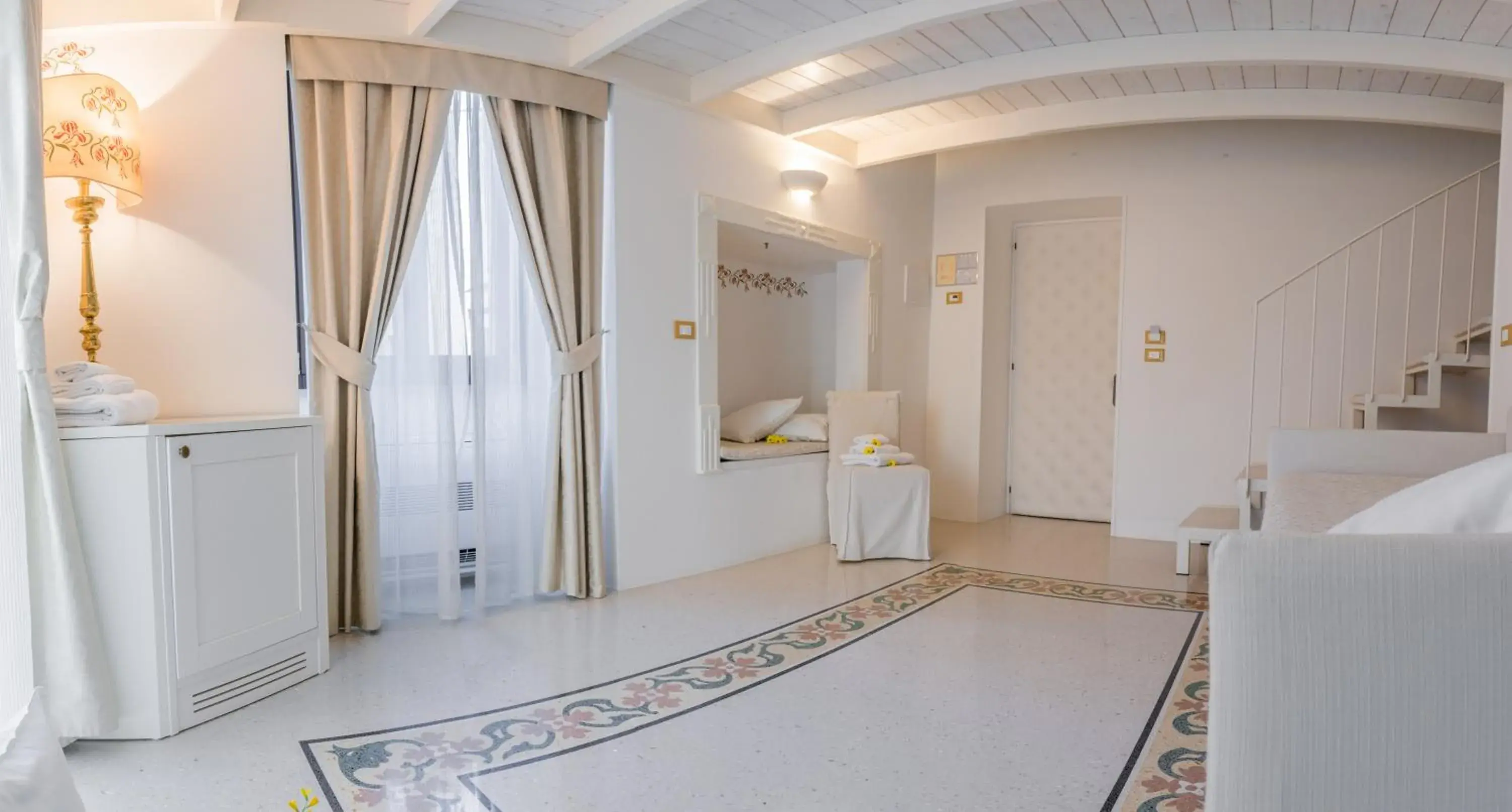 Double Room with Terrace in Dimora Dell'Osanna Double Room with Terrace in Dimora Dell'Osanna