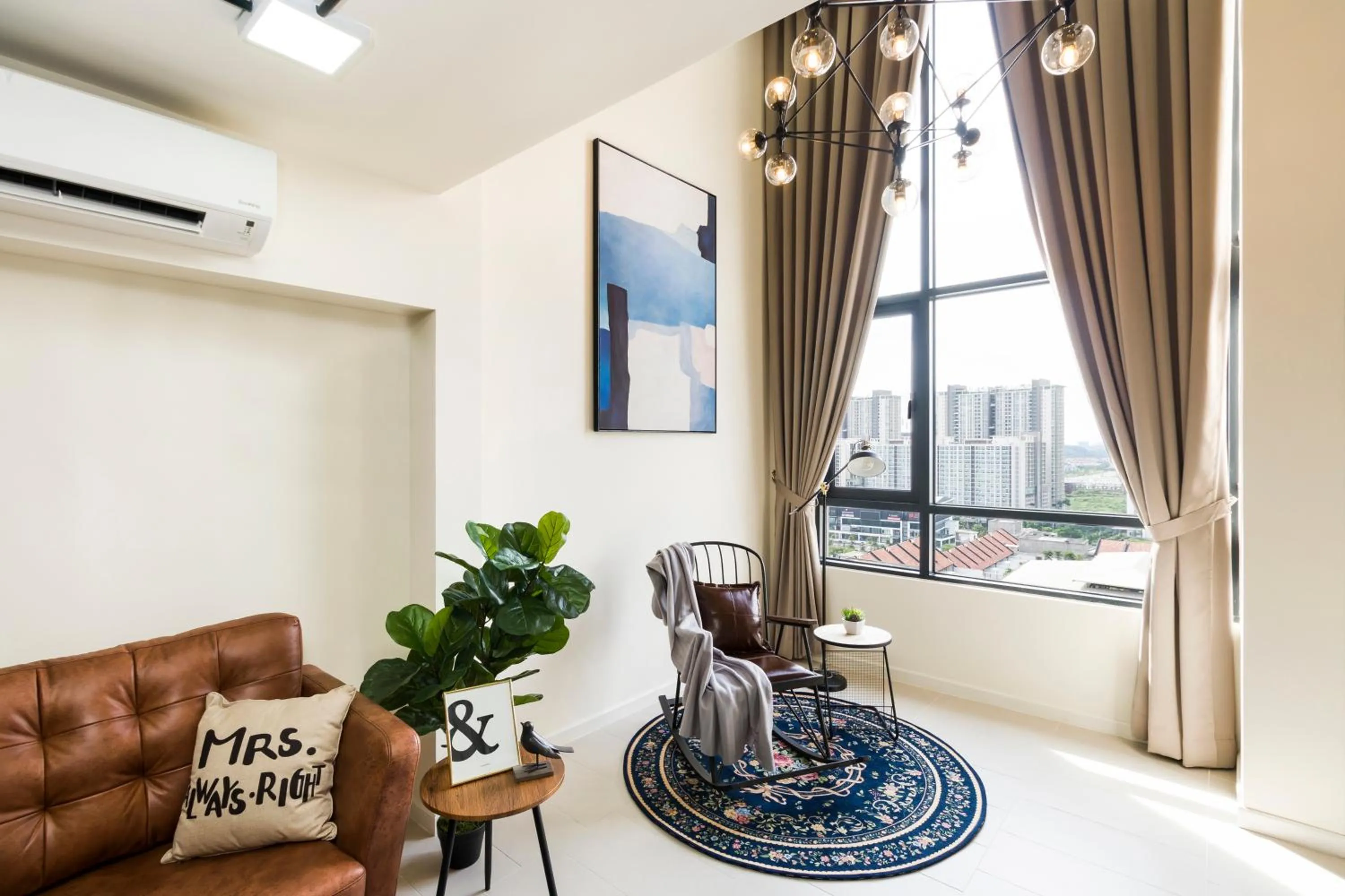 Seating area in Tamarind Suite by DreamScape