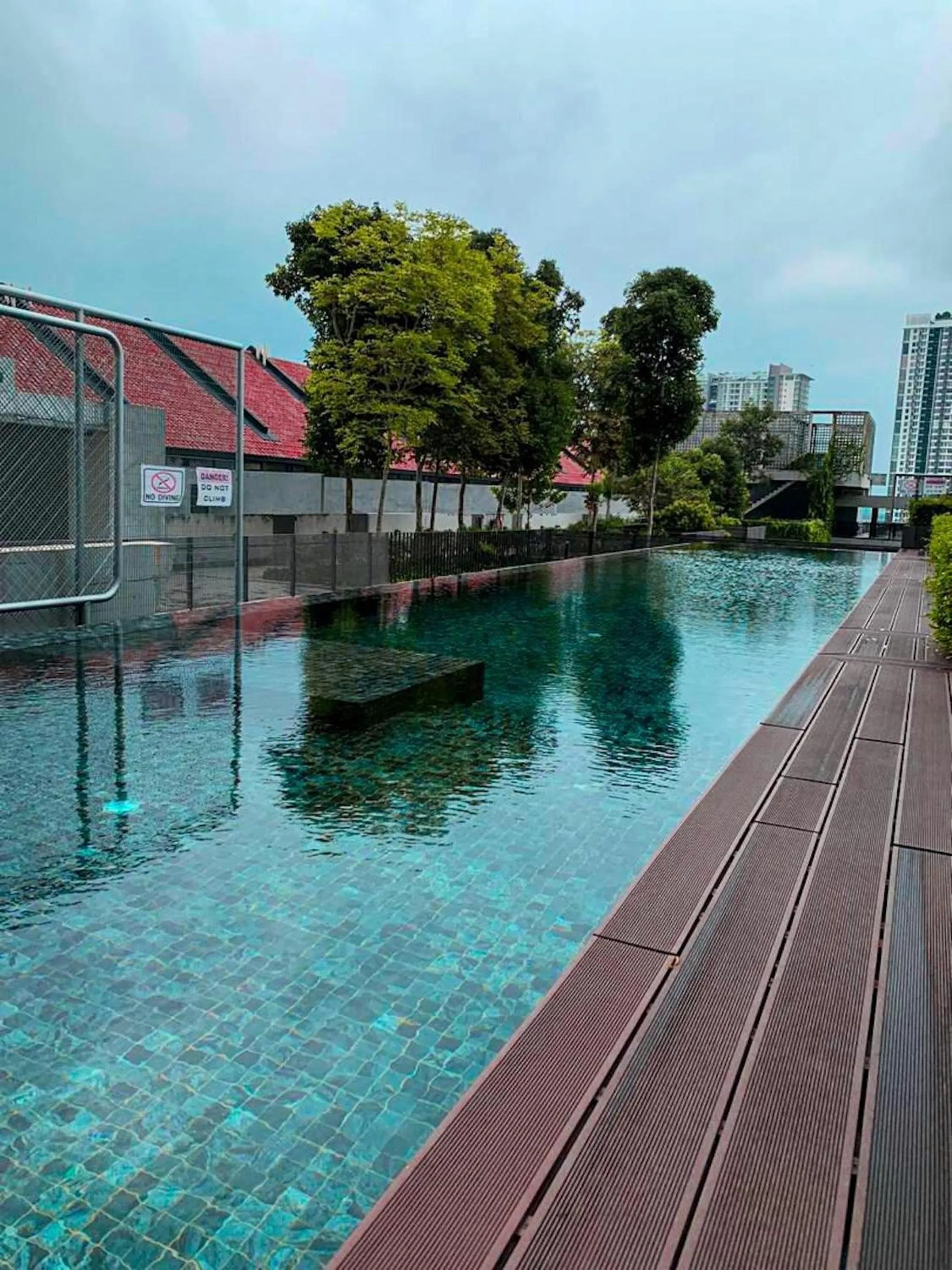 Swimming pool in Tamarind Suite by DreamScape