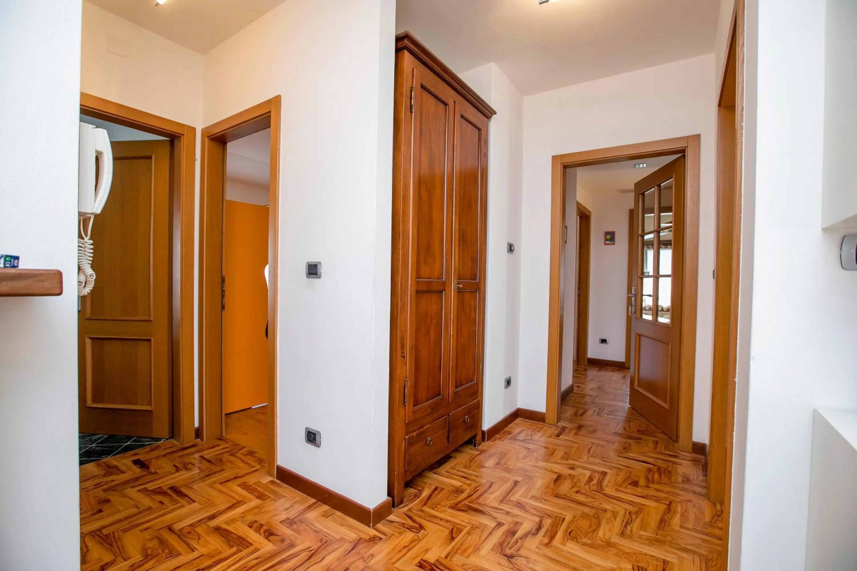 Area and facilities in Paulie Apartment - Happy Rentals