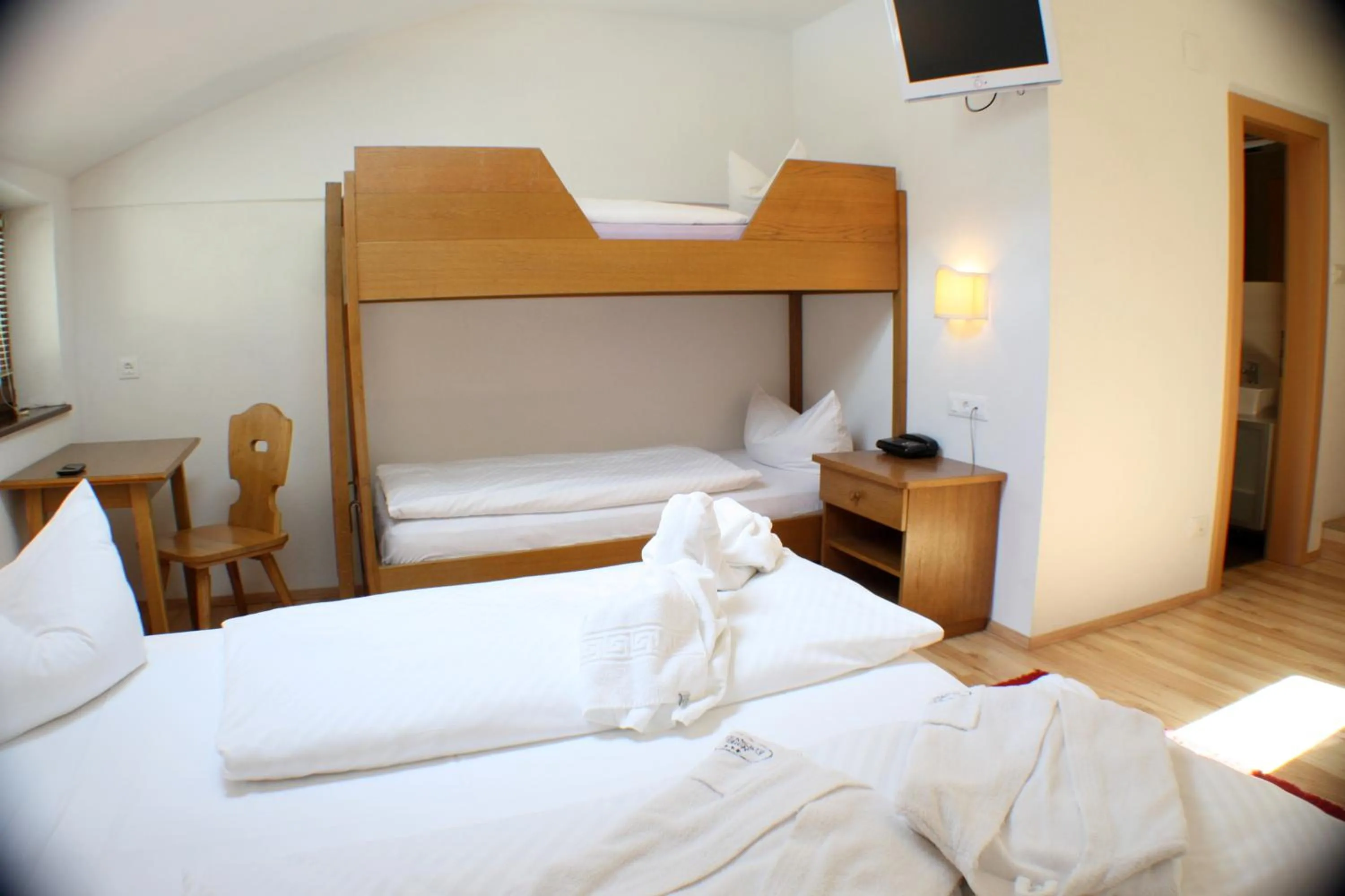 bunk bed, Bed in Hotel Etschquelle