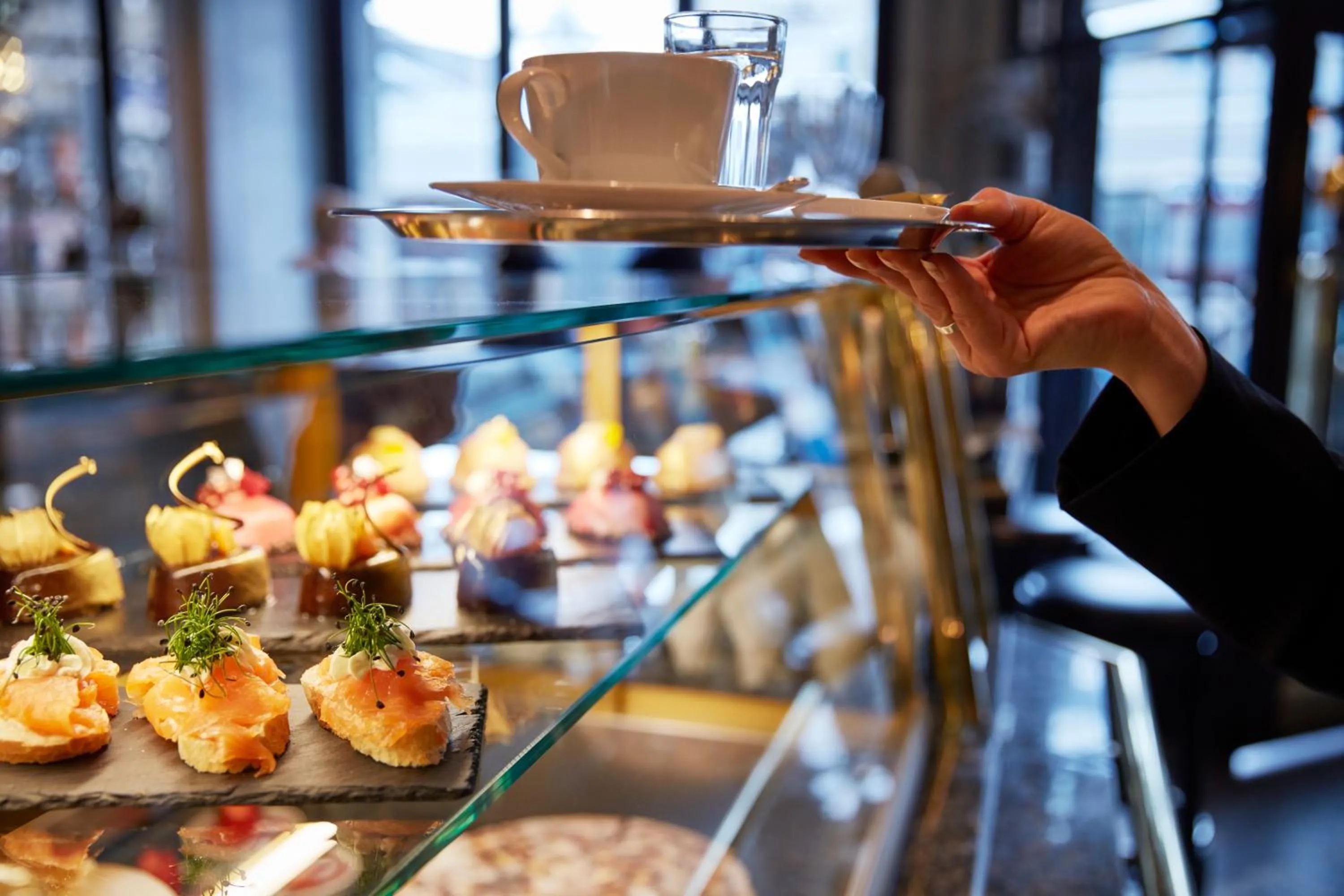 Restaurant/places to eat in The Dufour by Hotel Schweizerhof Zürich