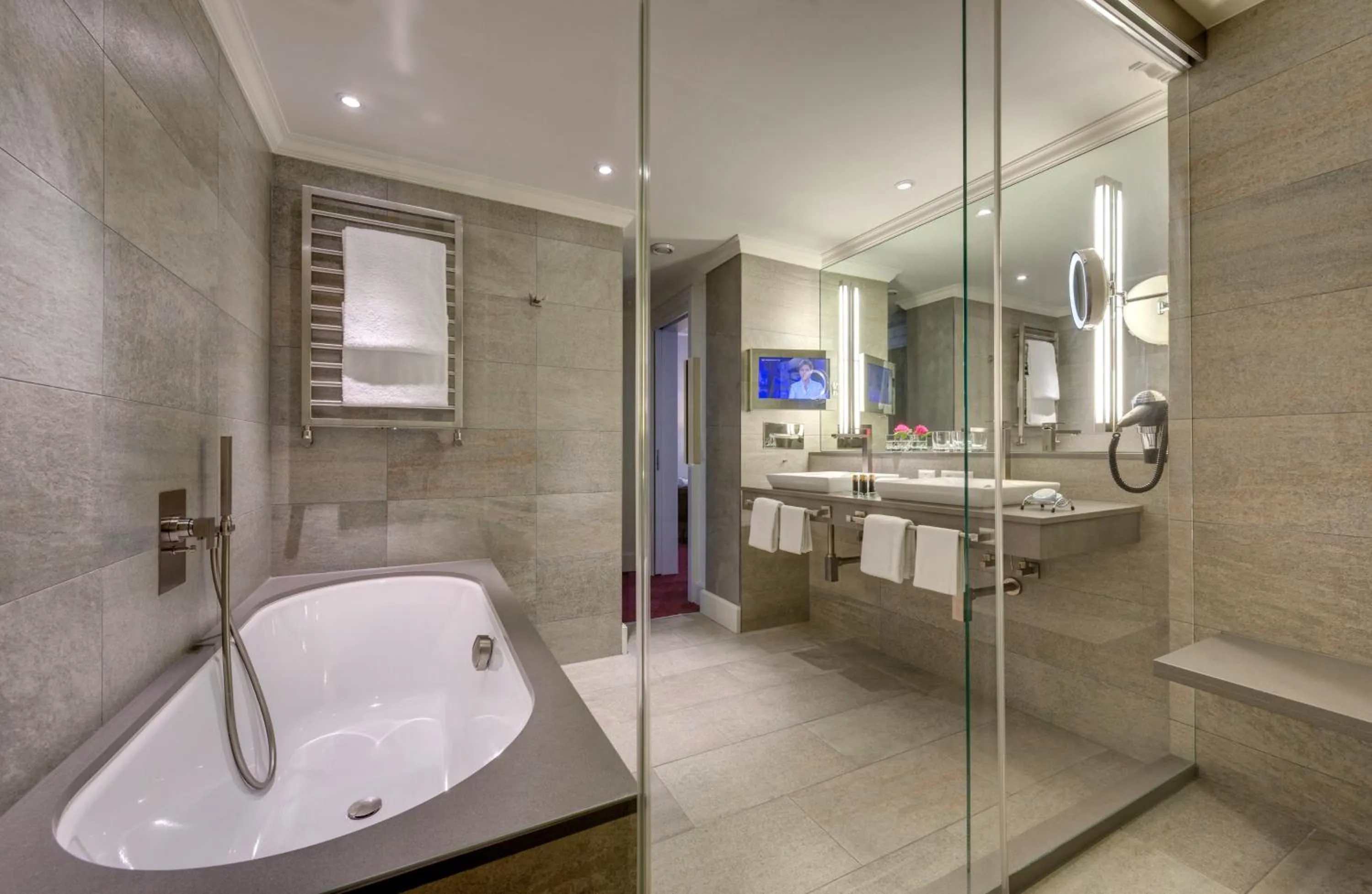 Steam room in The Dufour by Hotel Schweizerhof Zürich