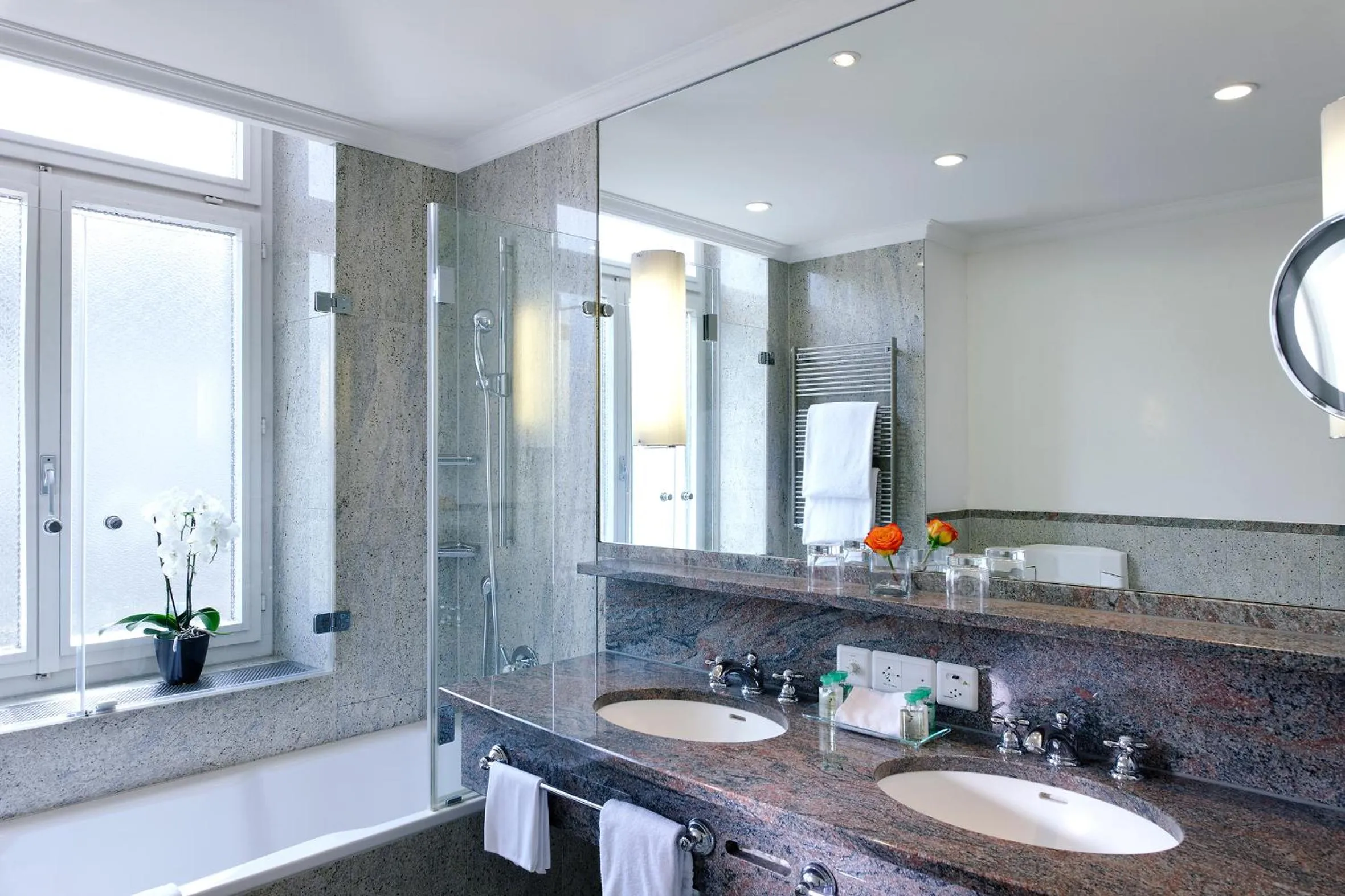 Bathroom in The Dufour by Hotel Schweizerhof Zürich