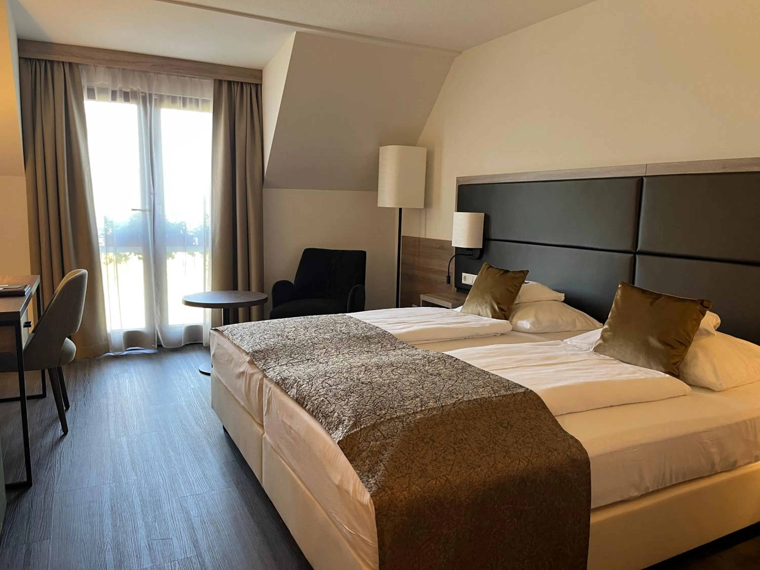 Photo of the whole room, Bed in Flair Park Hotel Ilshofen