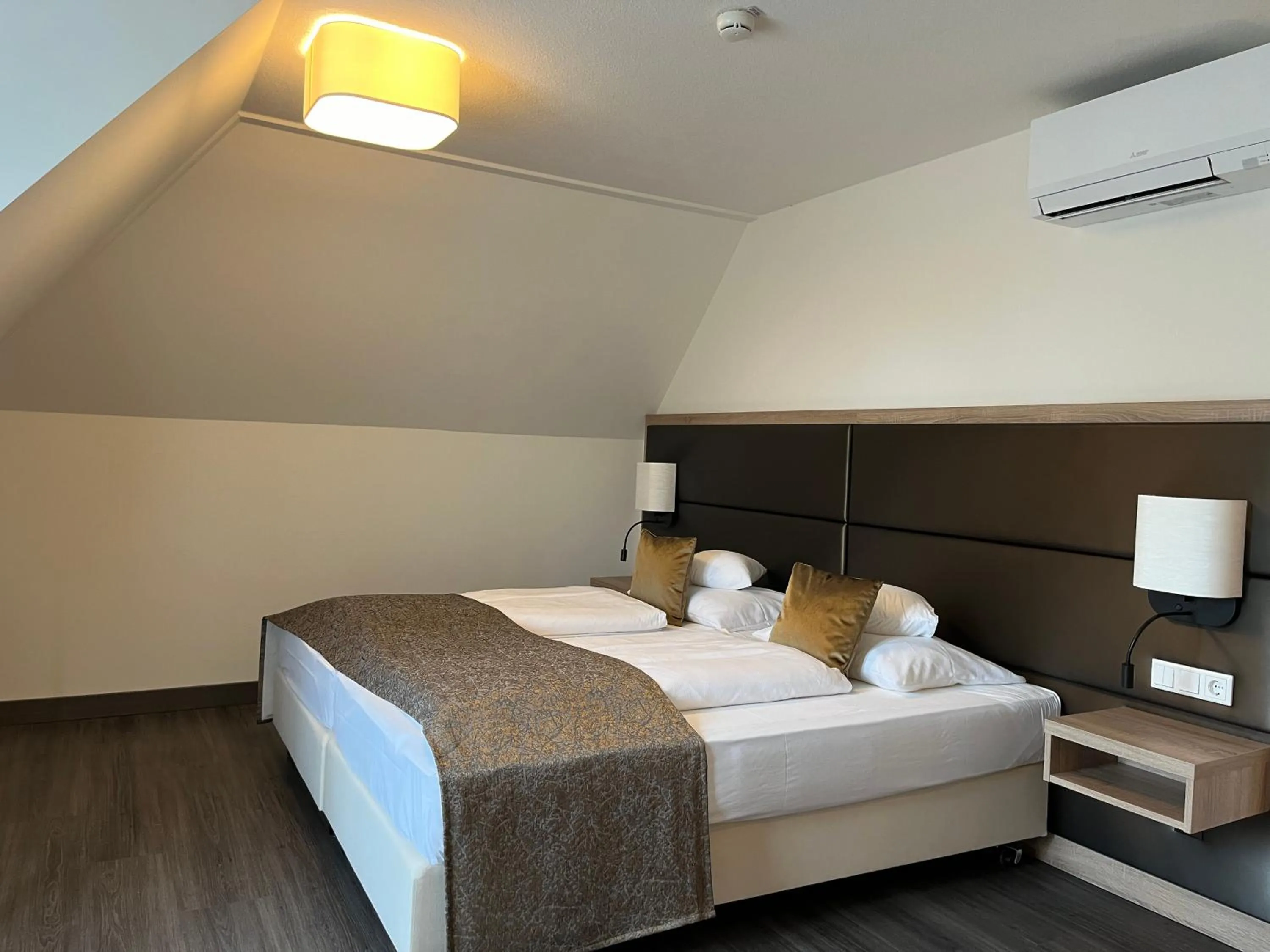 Photo of the whole room, Bed in Flair Park Hotel Ilshofen