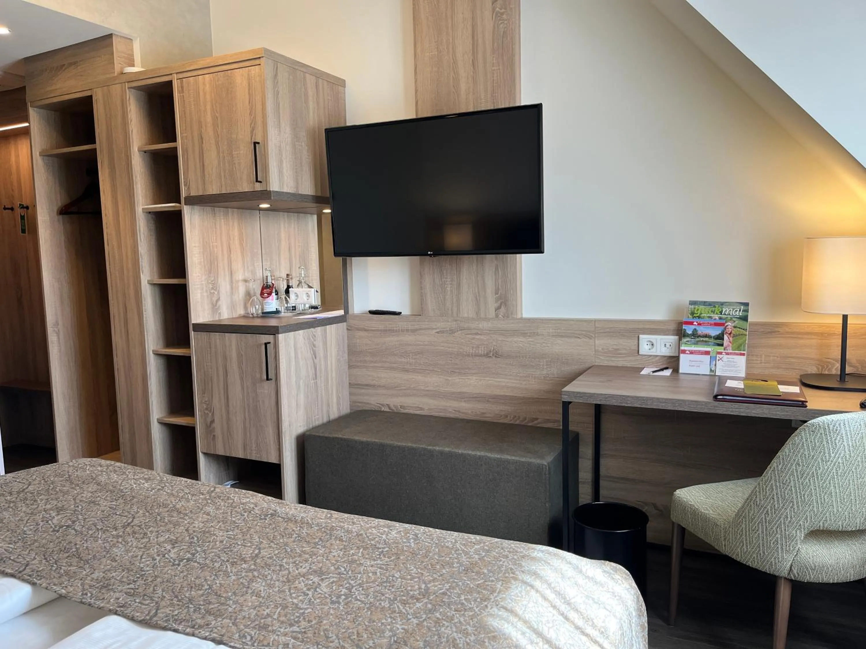 Photo of the whole room, Bed in Flair Park Hotel Ilshofen